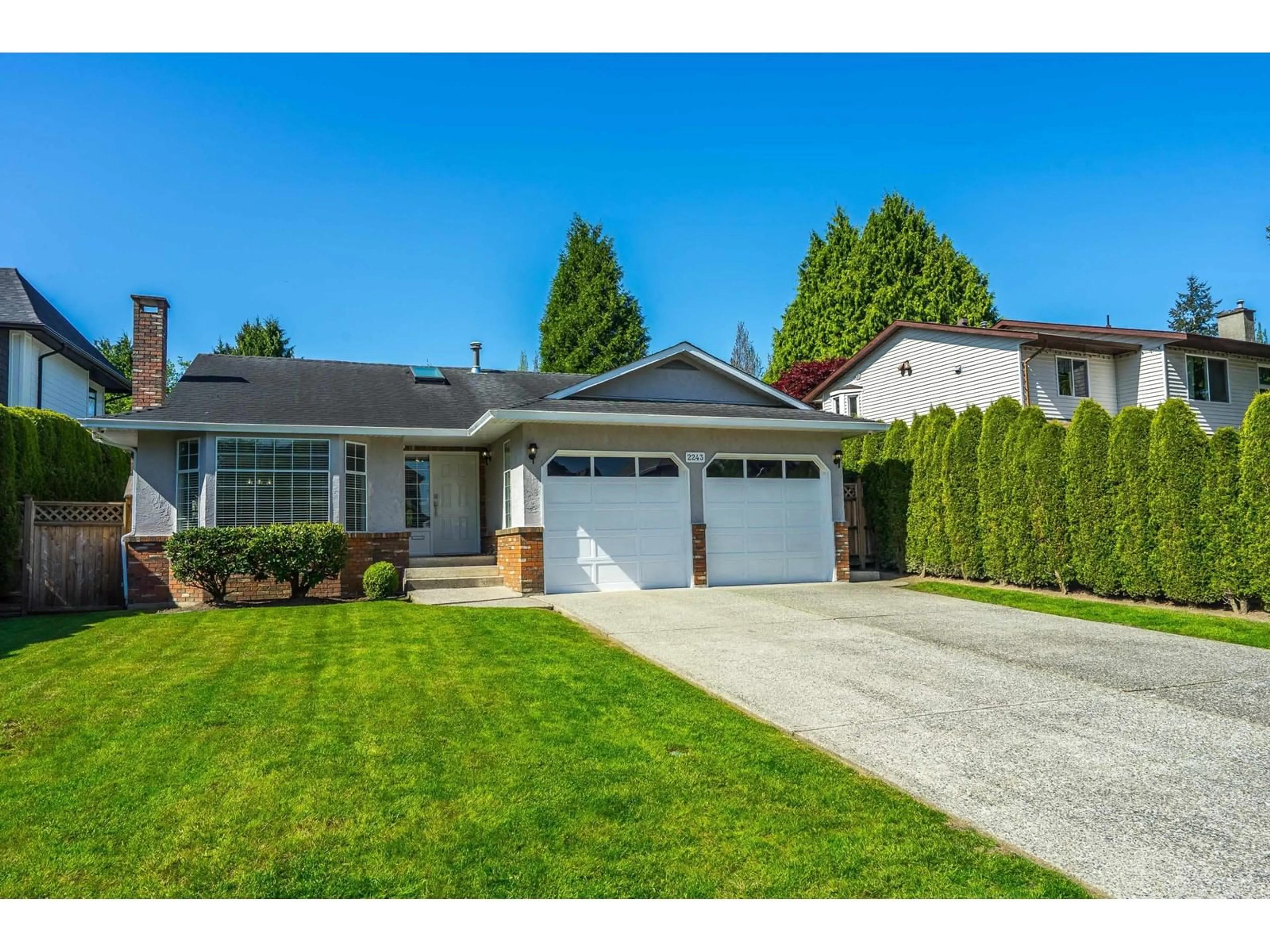 Home with vinyl exterior material, street for 2243 MADRONA, Surrey British Columbia V4A5S7