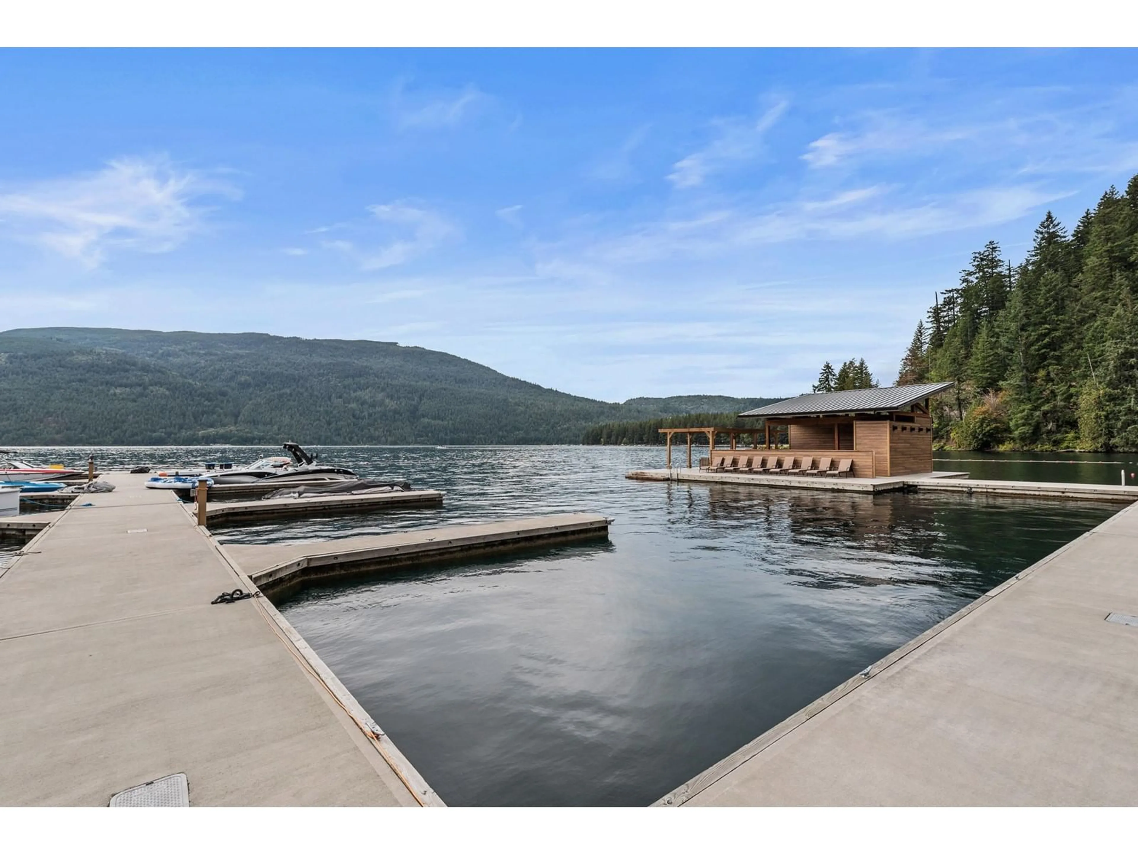 Pool for 102 - 3175 COLUMBIA VALLEY ROAD, Cultus Lake British Columbia V2R6C2