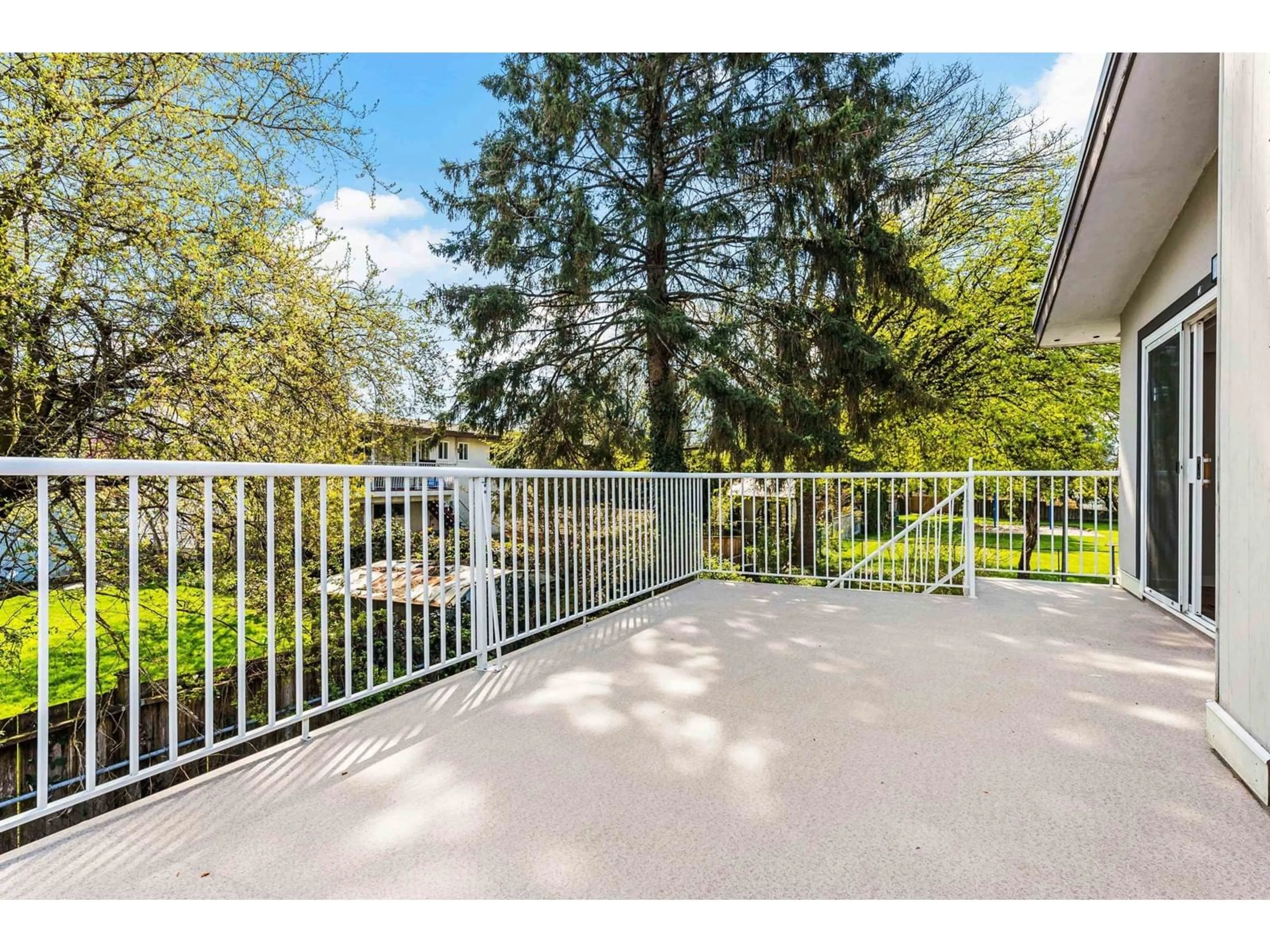 Patio, water/lake/river/ocean view for 46350 CHILLIWACK CENTRAL ROAD, Chilliwack British Columbia V2P1J9