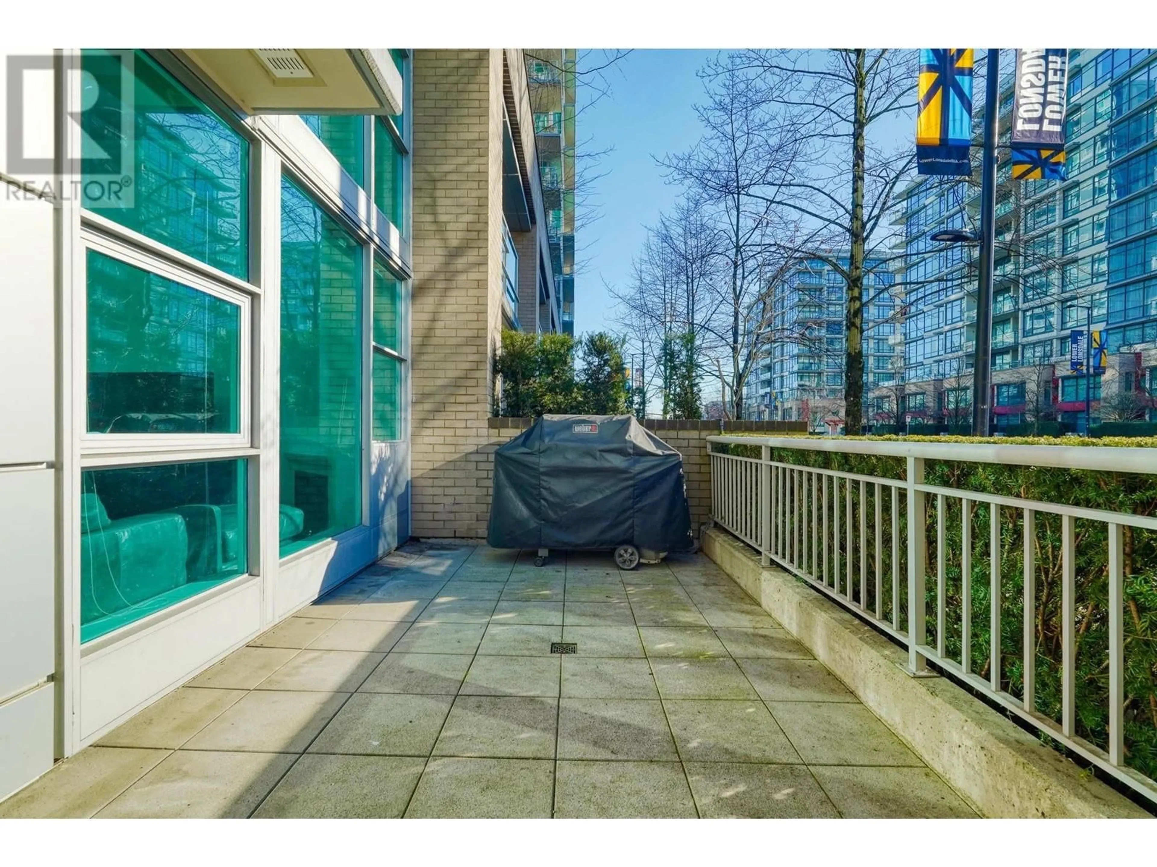 Patio, street for TH1 - 168 ESPLANADE AVENUE, North Vancouver British Columbia V7L4X8