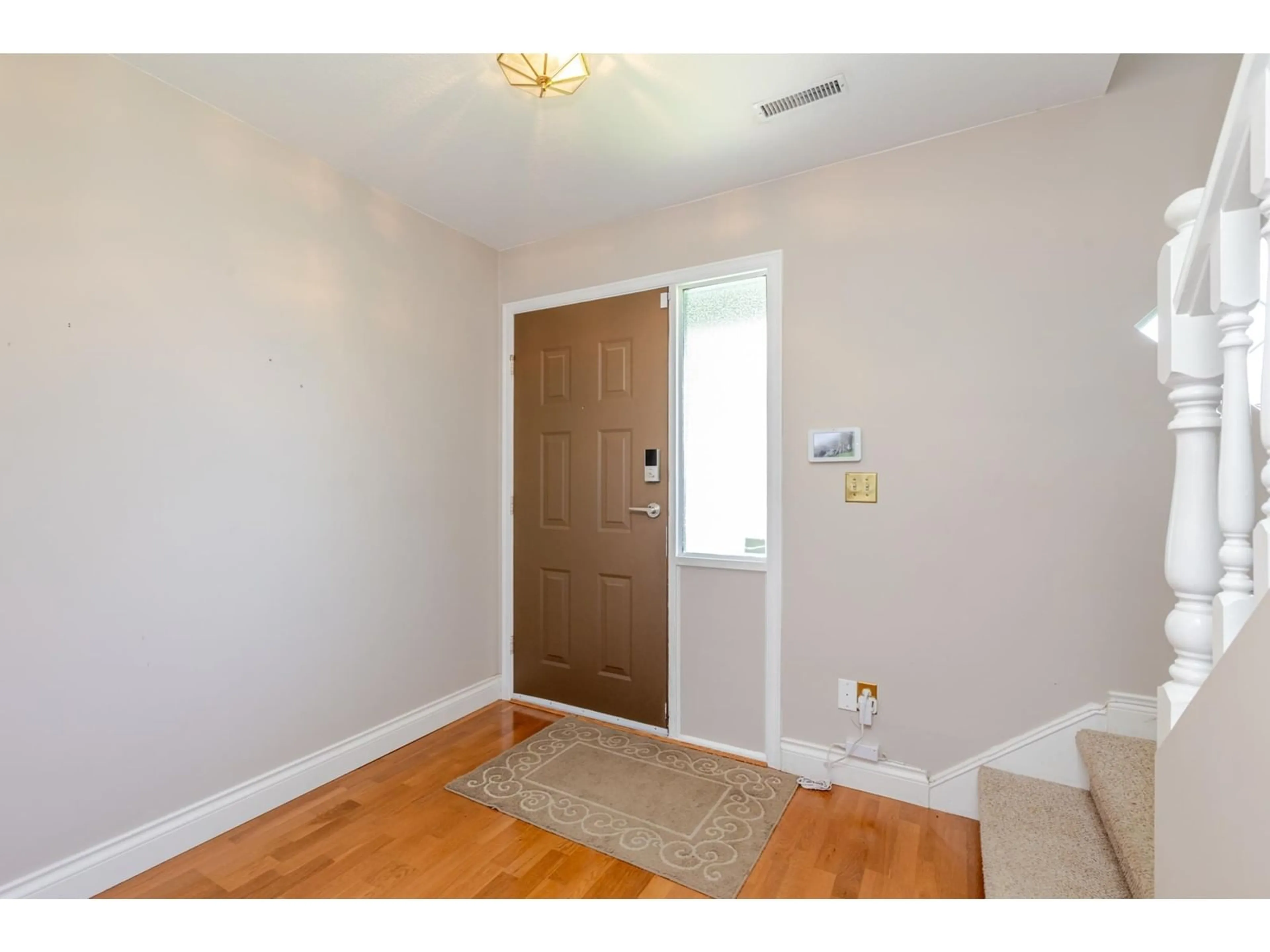Indoor entryway for 2978 266A, Langley British Columbia V4W3B7