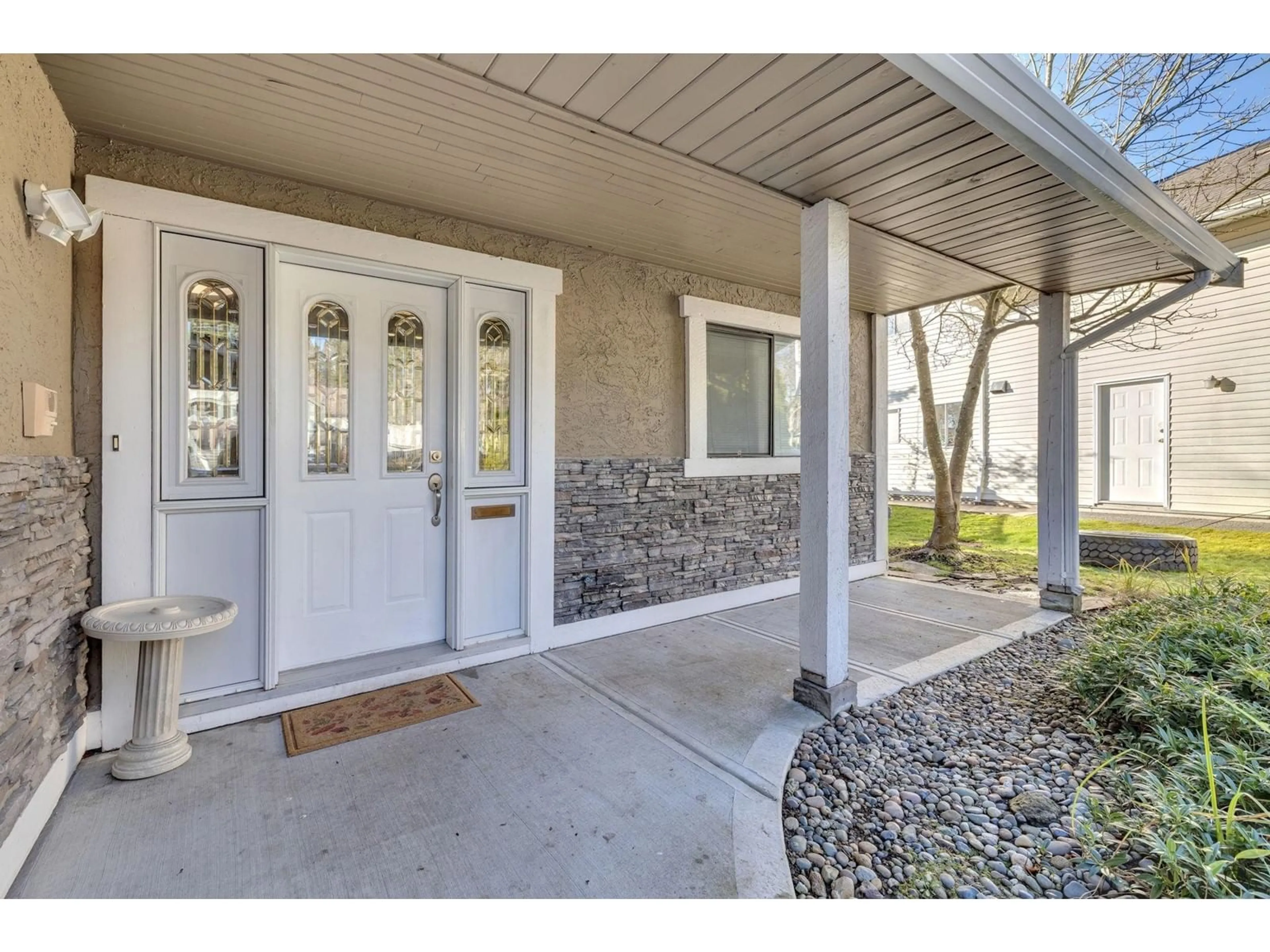 Indoor entryway for 12954 61, Surrey British Columbia V3X2H5