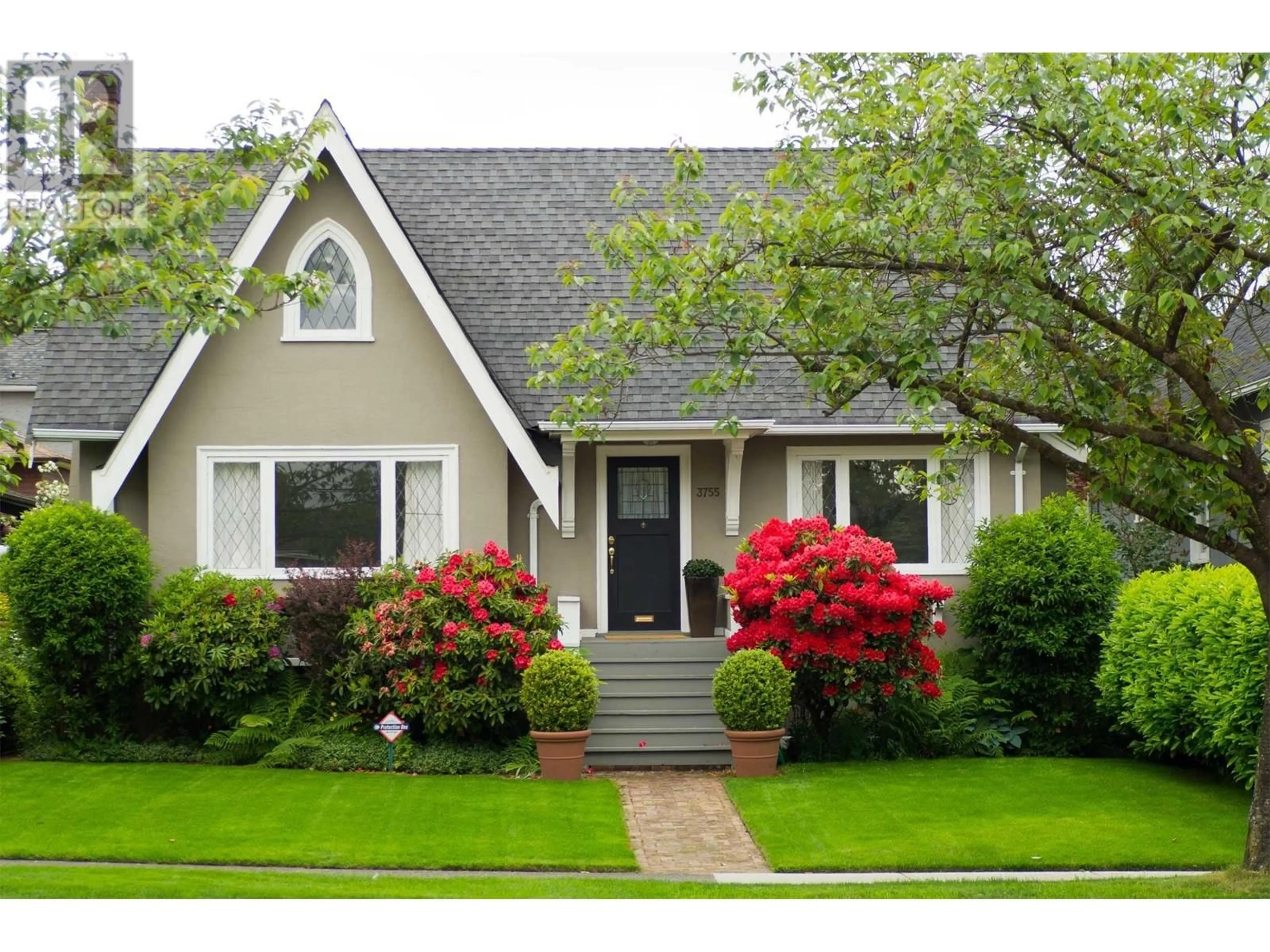 Home with vinyl exterior material, street for 3755 DUNBAR STREET, Vancouver British Columbia V6S2C8