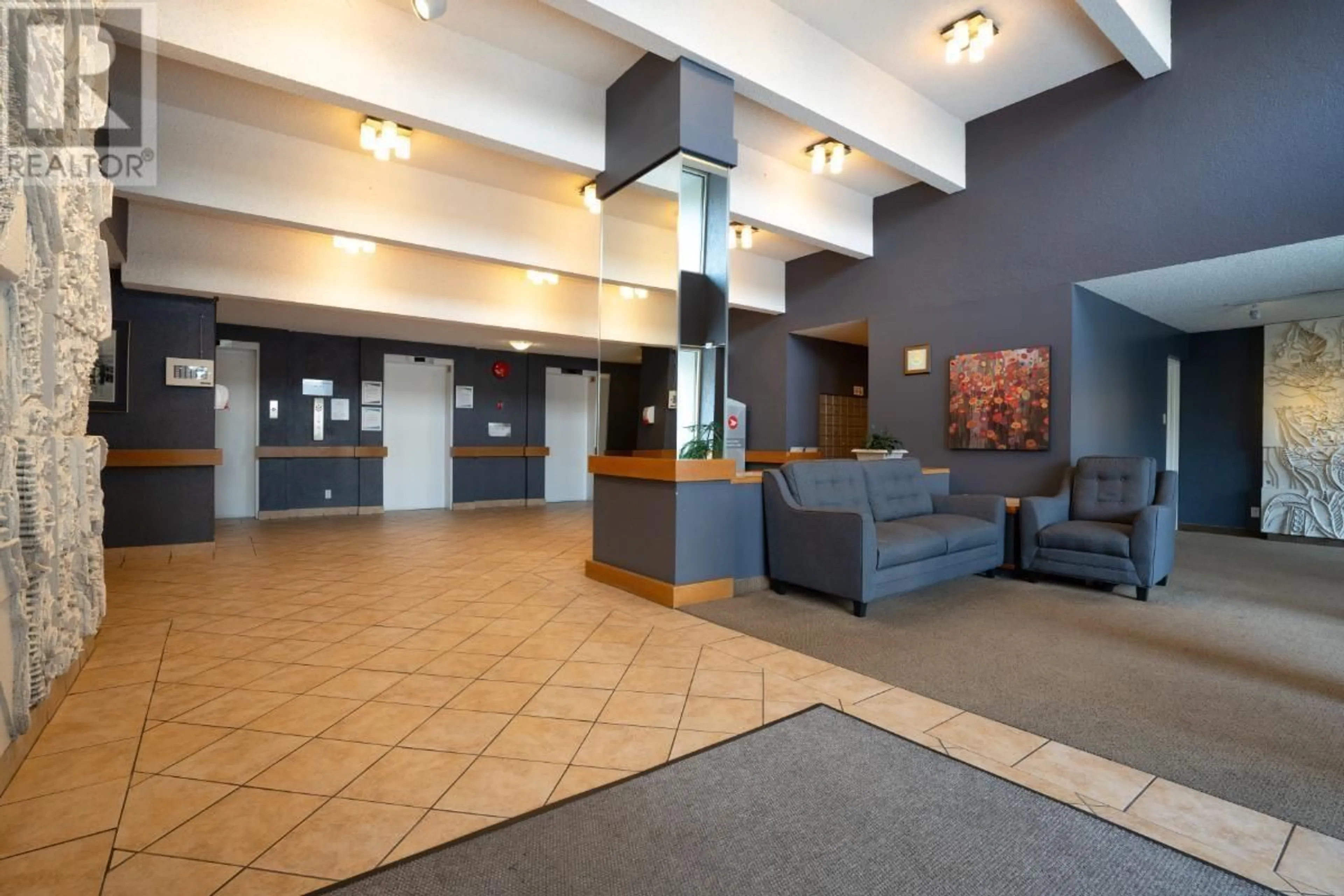 Lobby for 307 - 2016 FULLERTON AVENUE, North Vancouver British Columbia V7P3E6