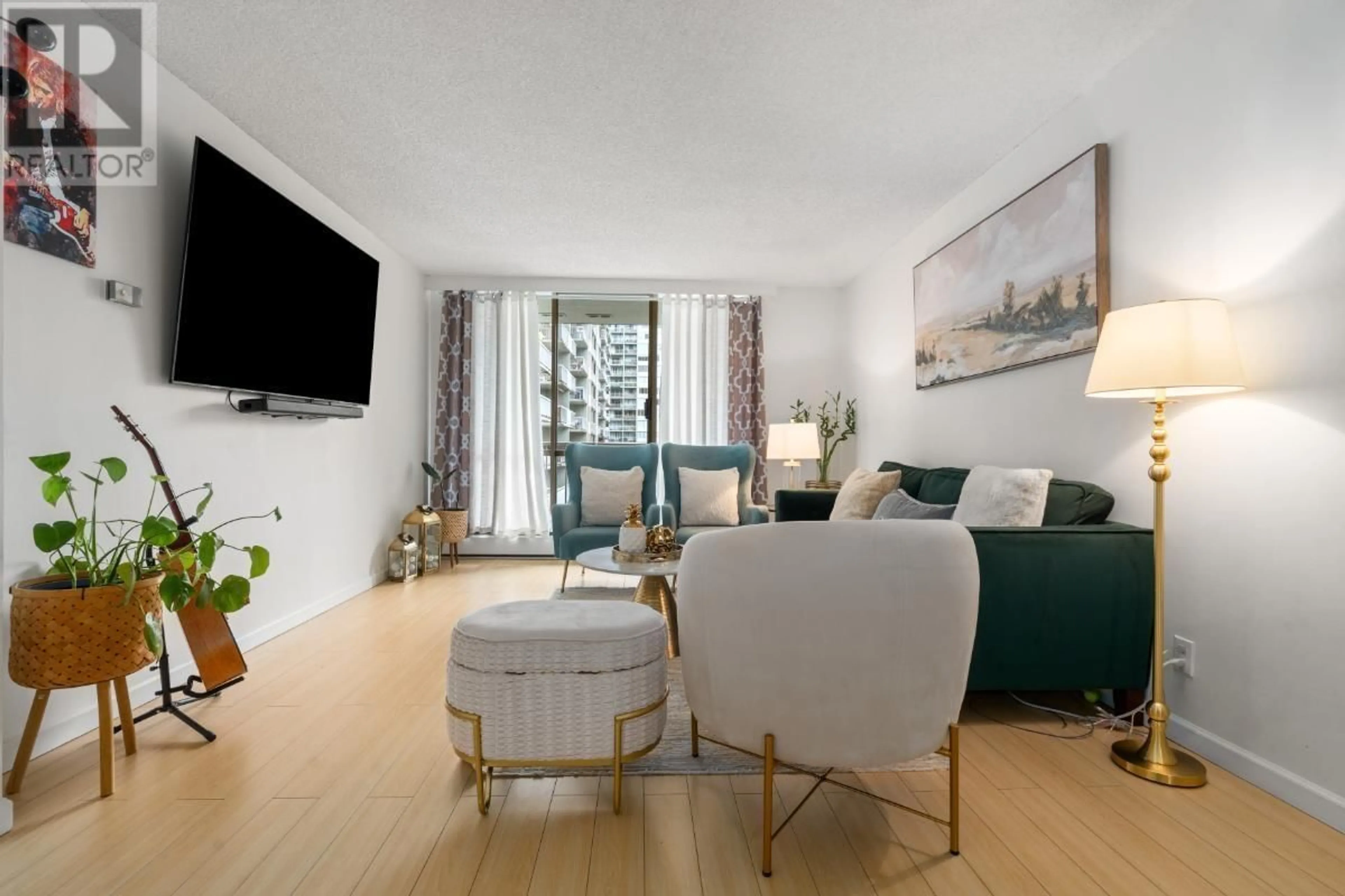 Living room with furniture, unknown for 307 - 2016 FULLERTON AVENUE, North Vancouver British Columbia V7P3E6