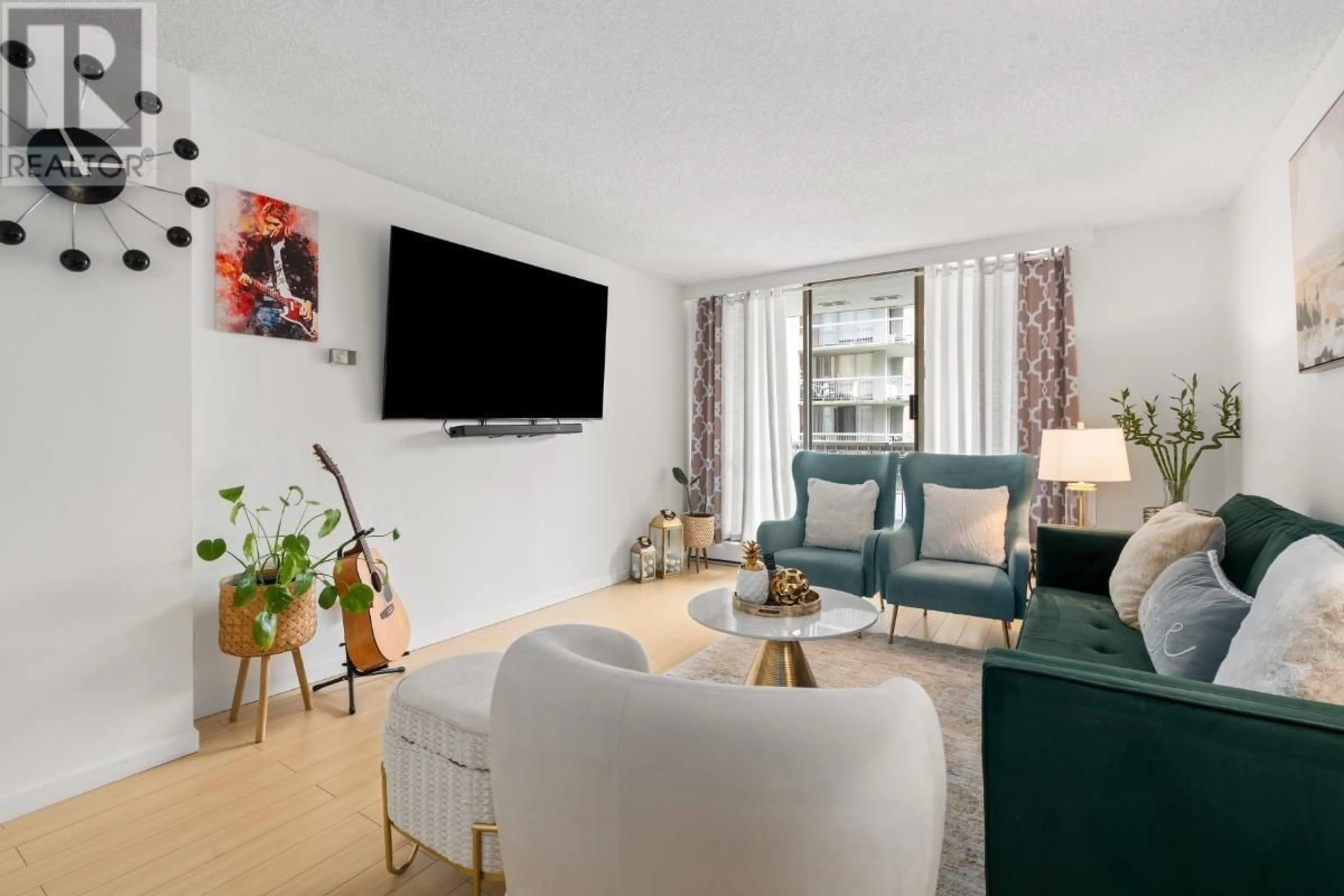 Living room with furniture, unknown for 307 - 2016 FULLERTON AVENUE, North Vancouver British Columbia V7P3E6