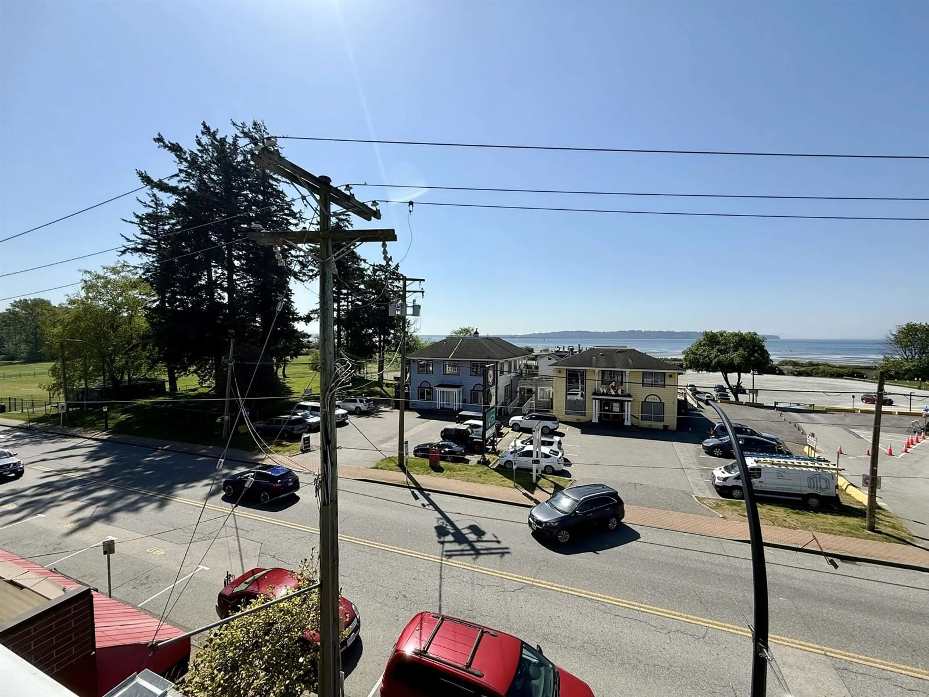A pic from outside/outdoor area/front of a property/back of a property/a pic from drone, unknown for 311 - 15777 MARINE, White Rock British Columbia V4B1E5