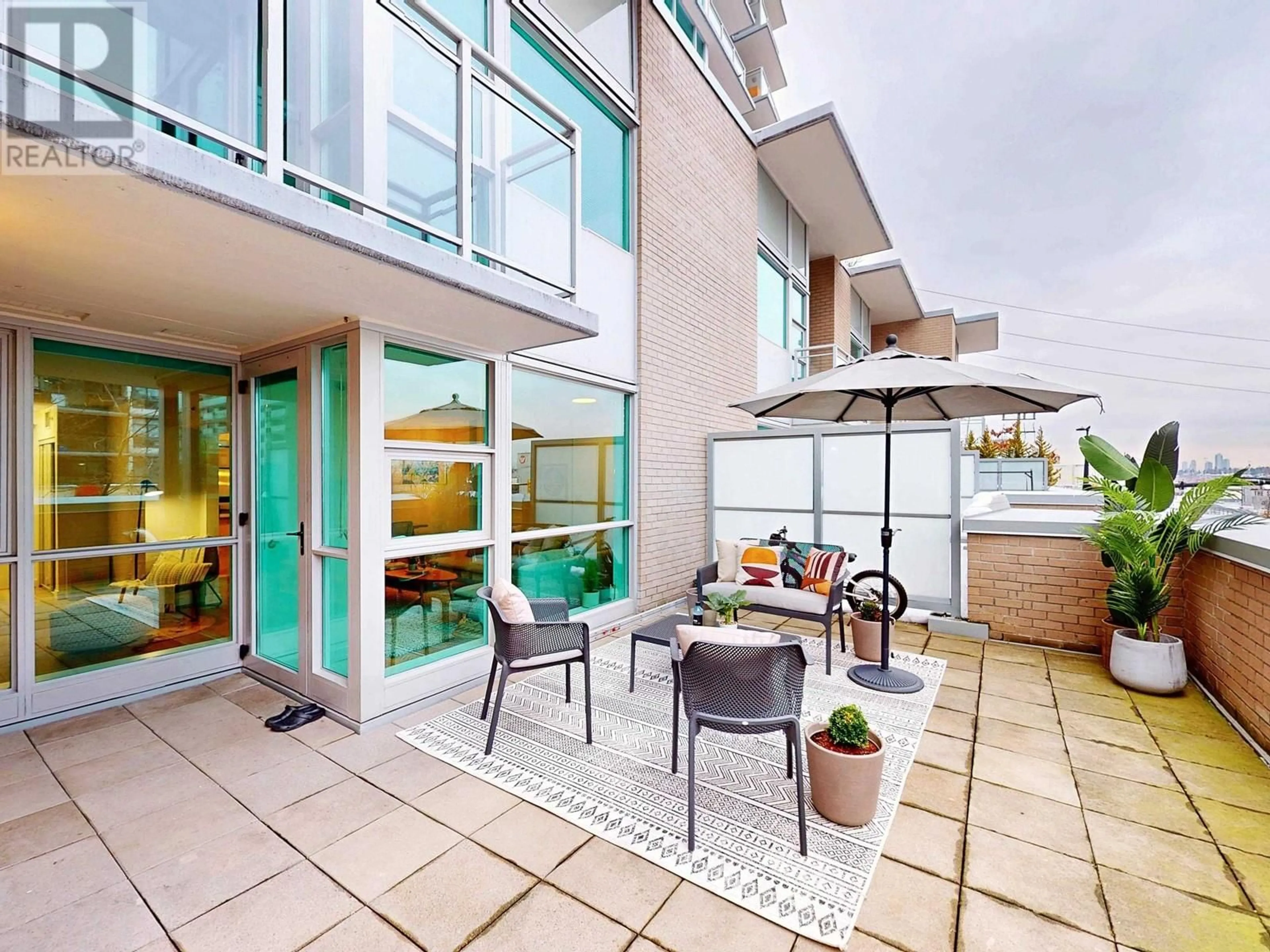 Patio, unknown for 303 - 188 ESPLANADE, North Vancouver British Columbia V7L4Y1
