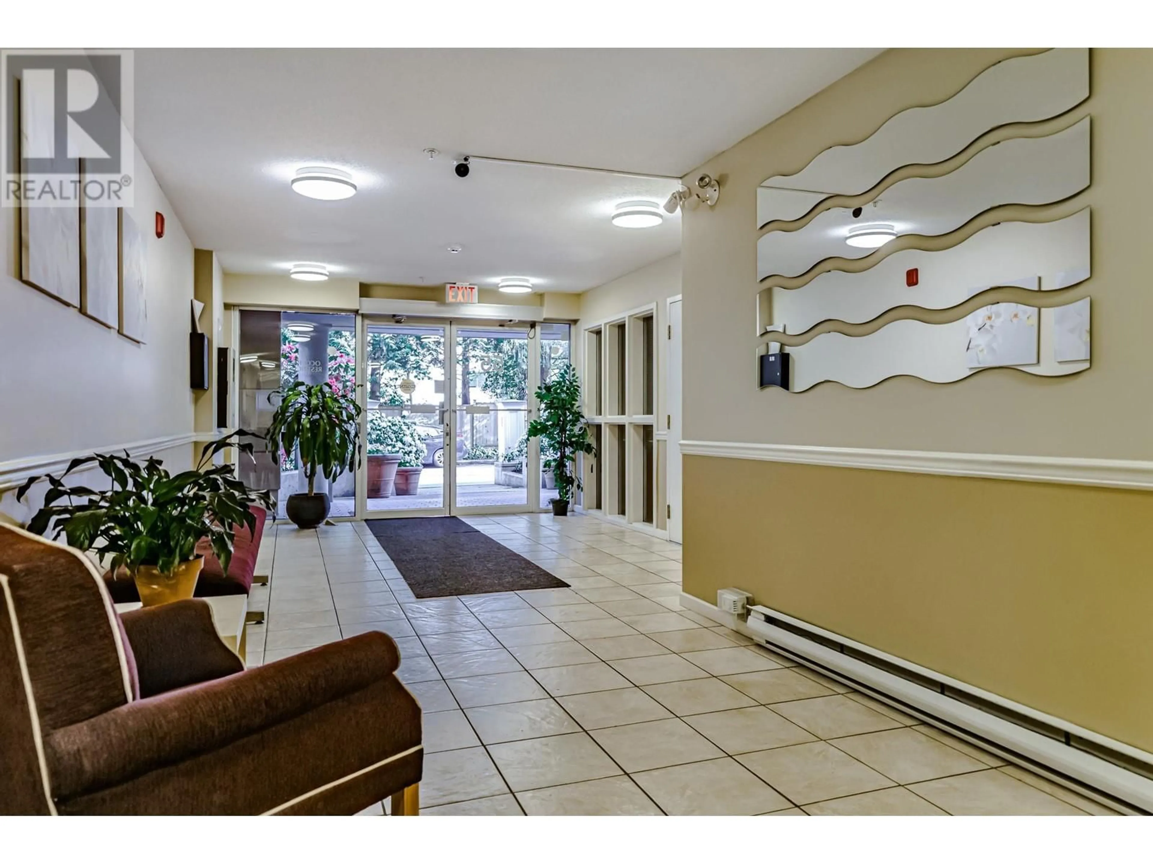 Indoor foyer for 301 - 55 BLACKBERRY DRIVE, New Westminster British Columbia V3L5S7
