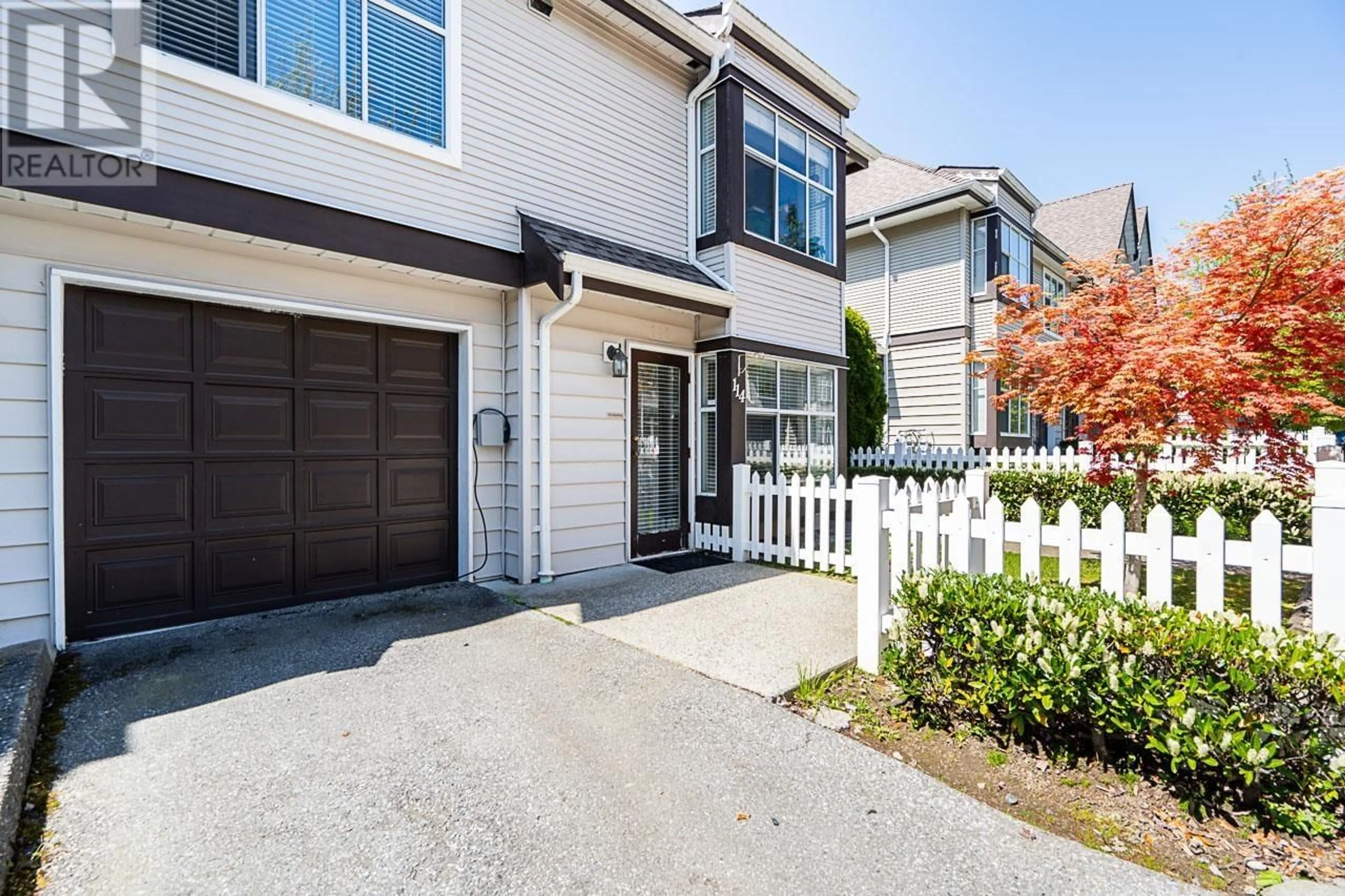 Home with vinyl exterior material, street for 114 - 12099 237 STREET, Maple Ridge British Columbia V4R2C3