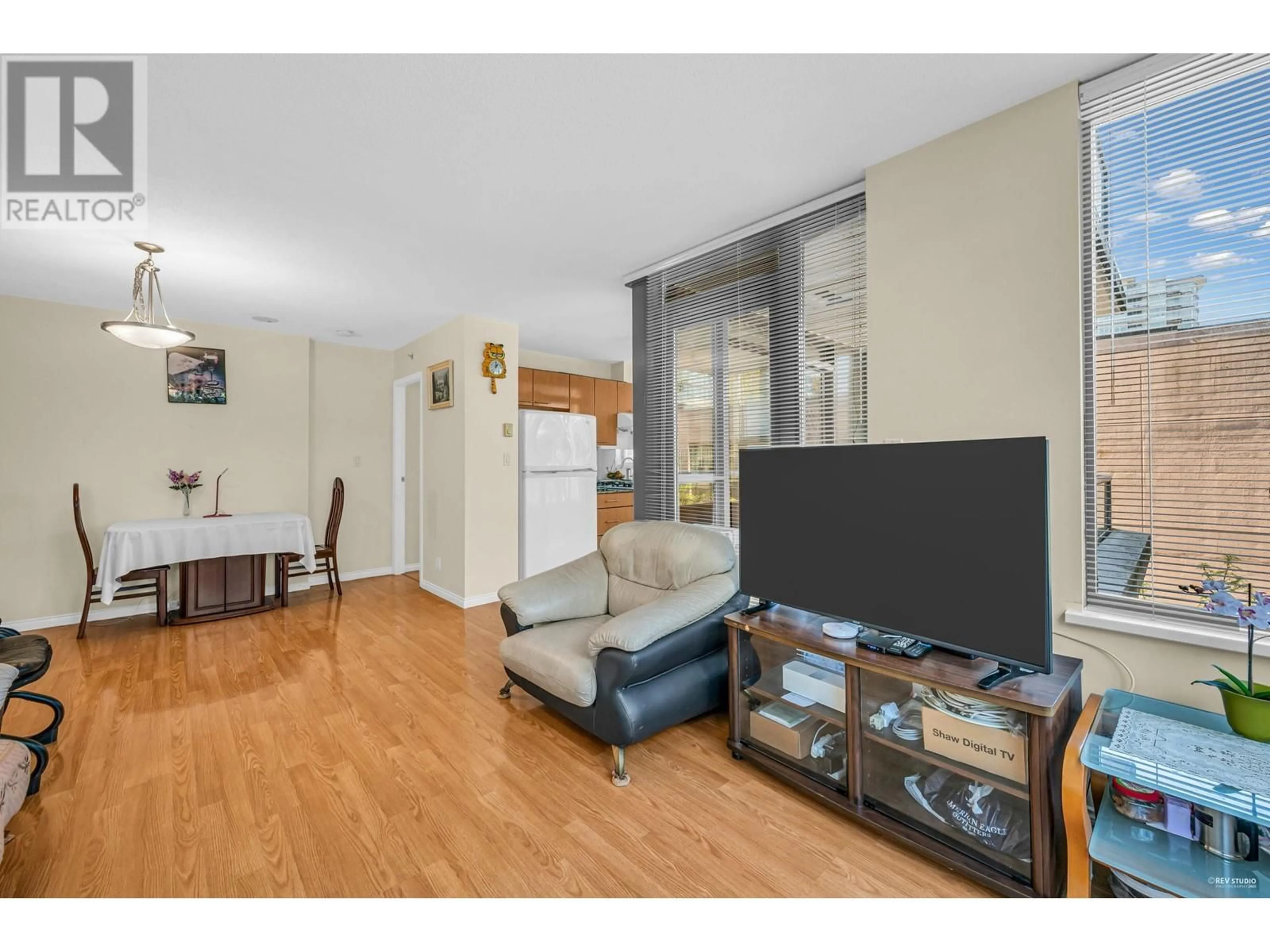 Living room with furniture, unknown for 303 - 8100 SABA ROAD, Richmond British Columbia V6Y4H1