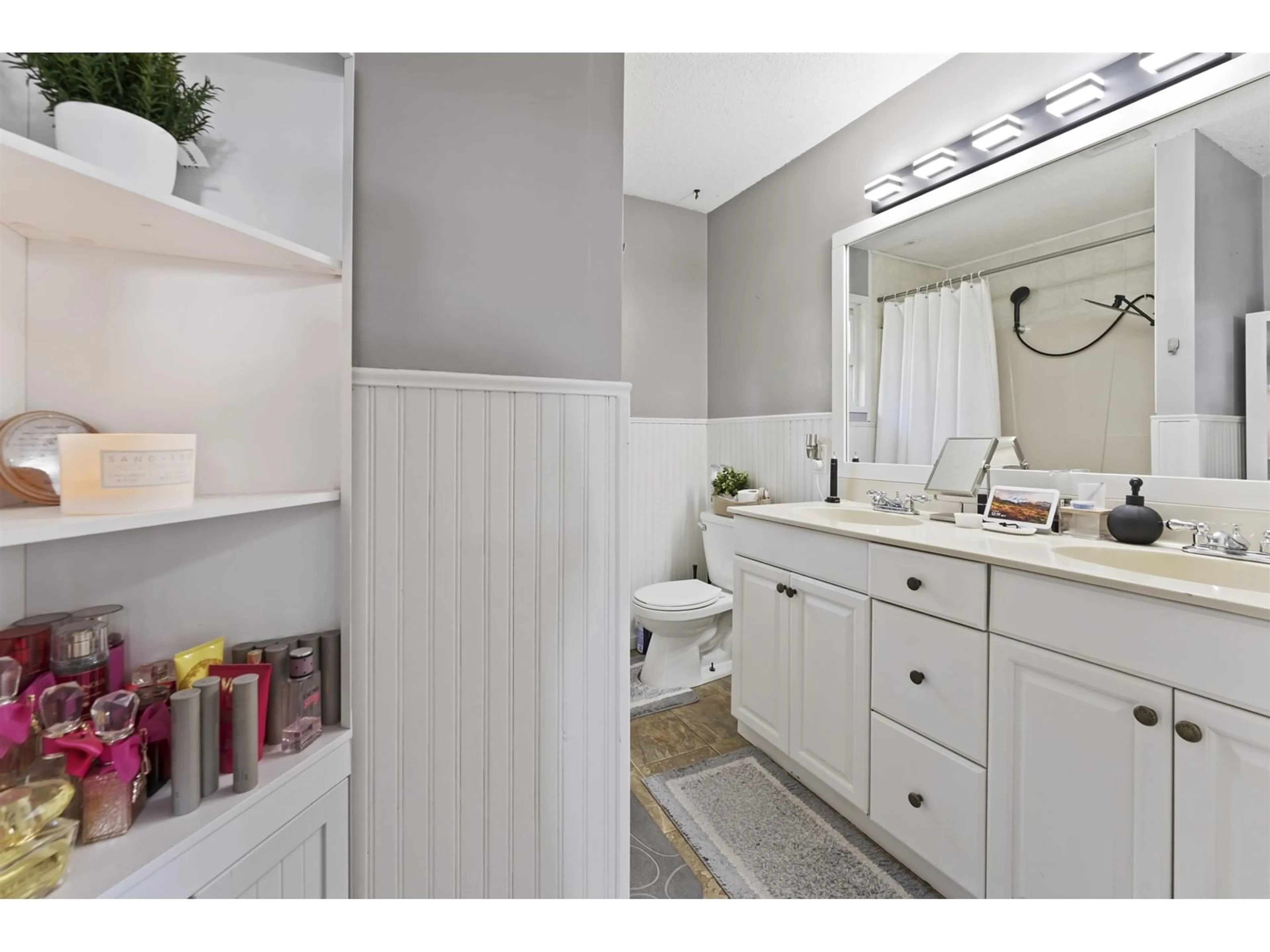 Standard bathroom, ceramic/tile floor for 32572 FLEMING, Mission British Columbia V2V2G9