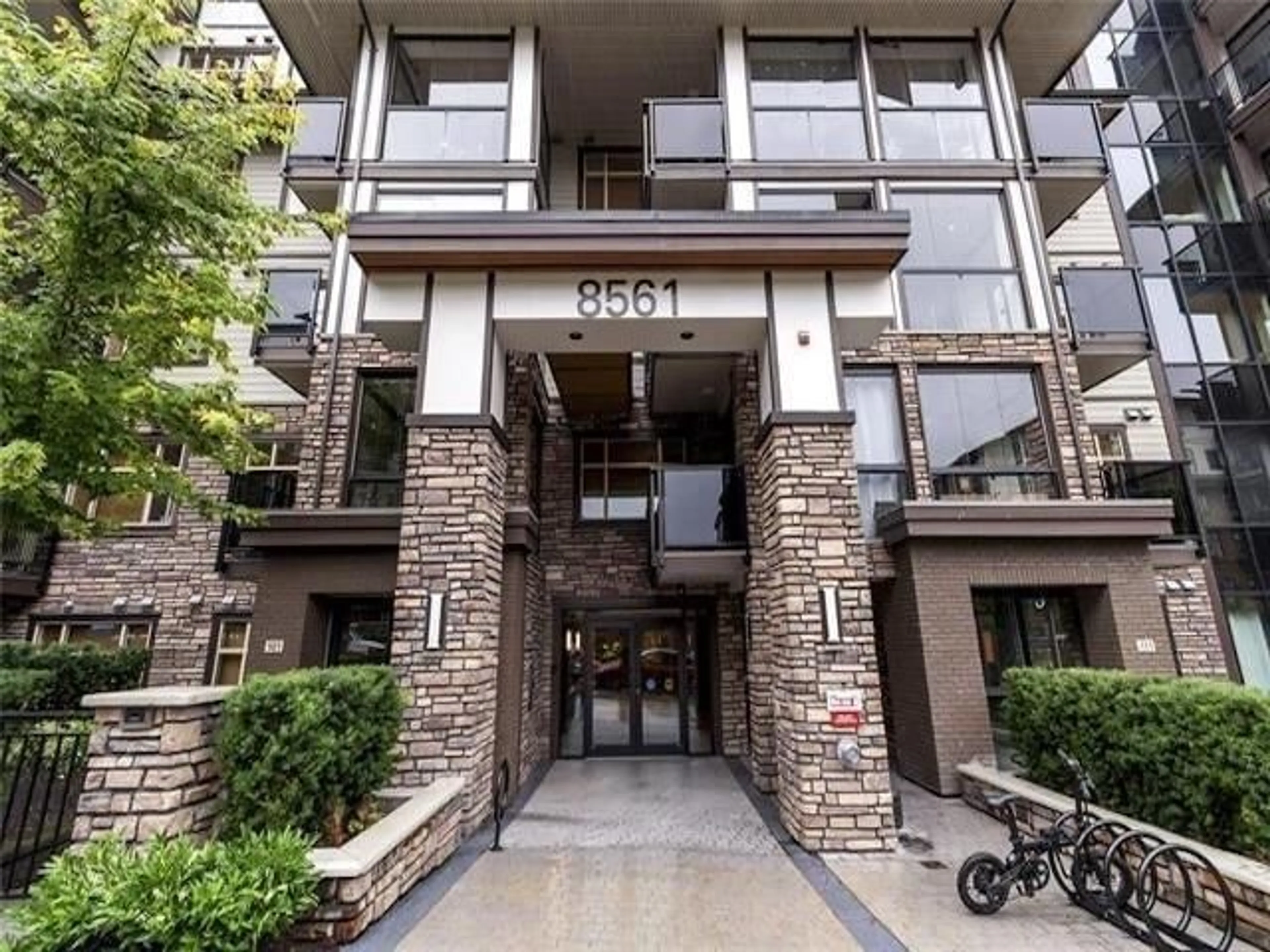 Indoor foyer for 612 - 8561 203A, Langley British Columbia V2Y3L7