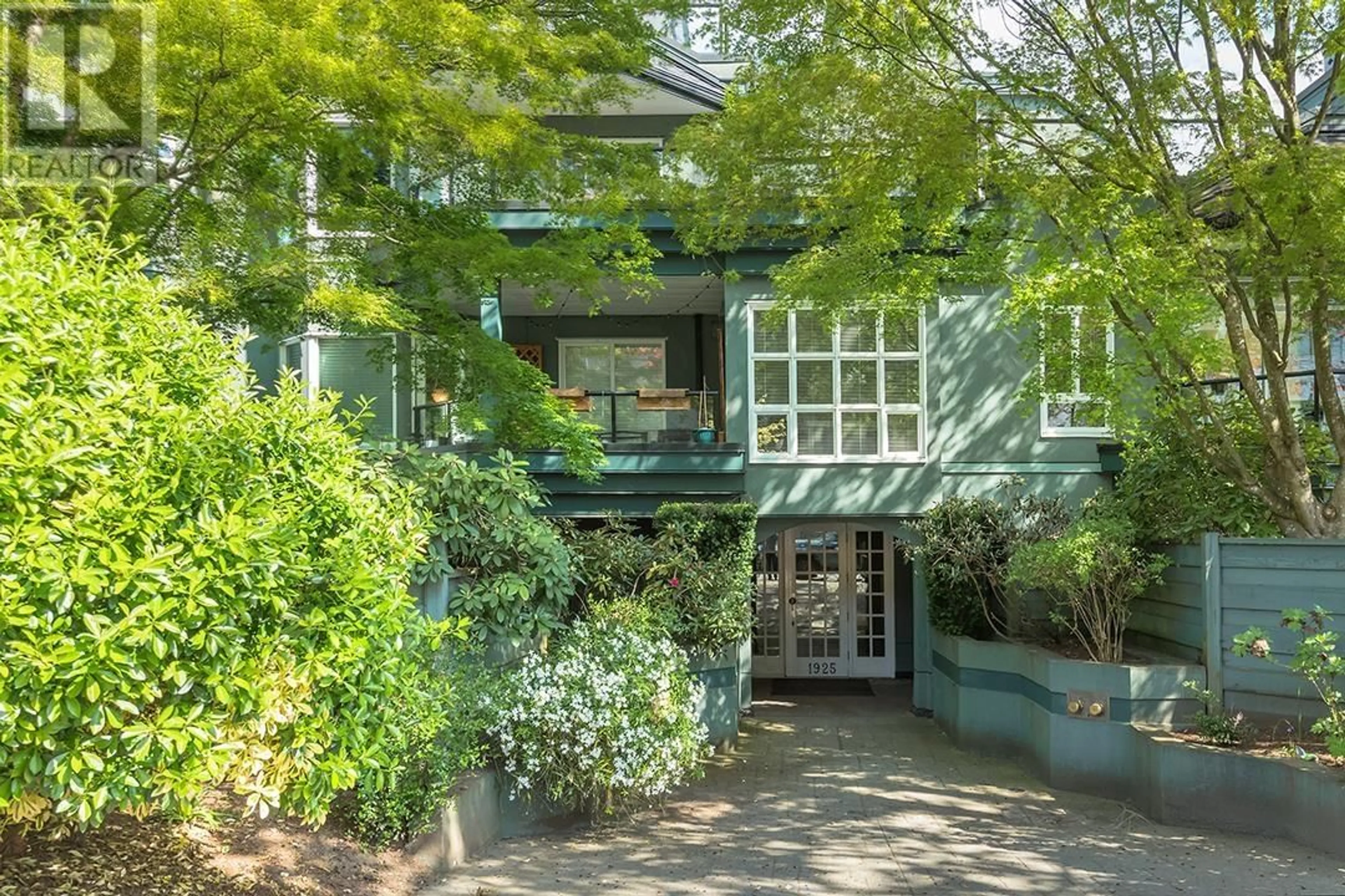 Patio, street for 203 - 1925 2ND AVENUE, Vancouver British Columbia V6J1J2
