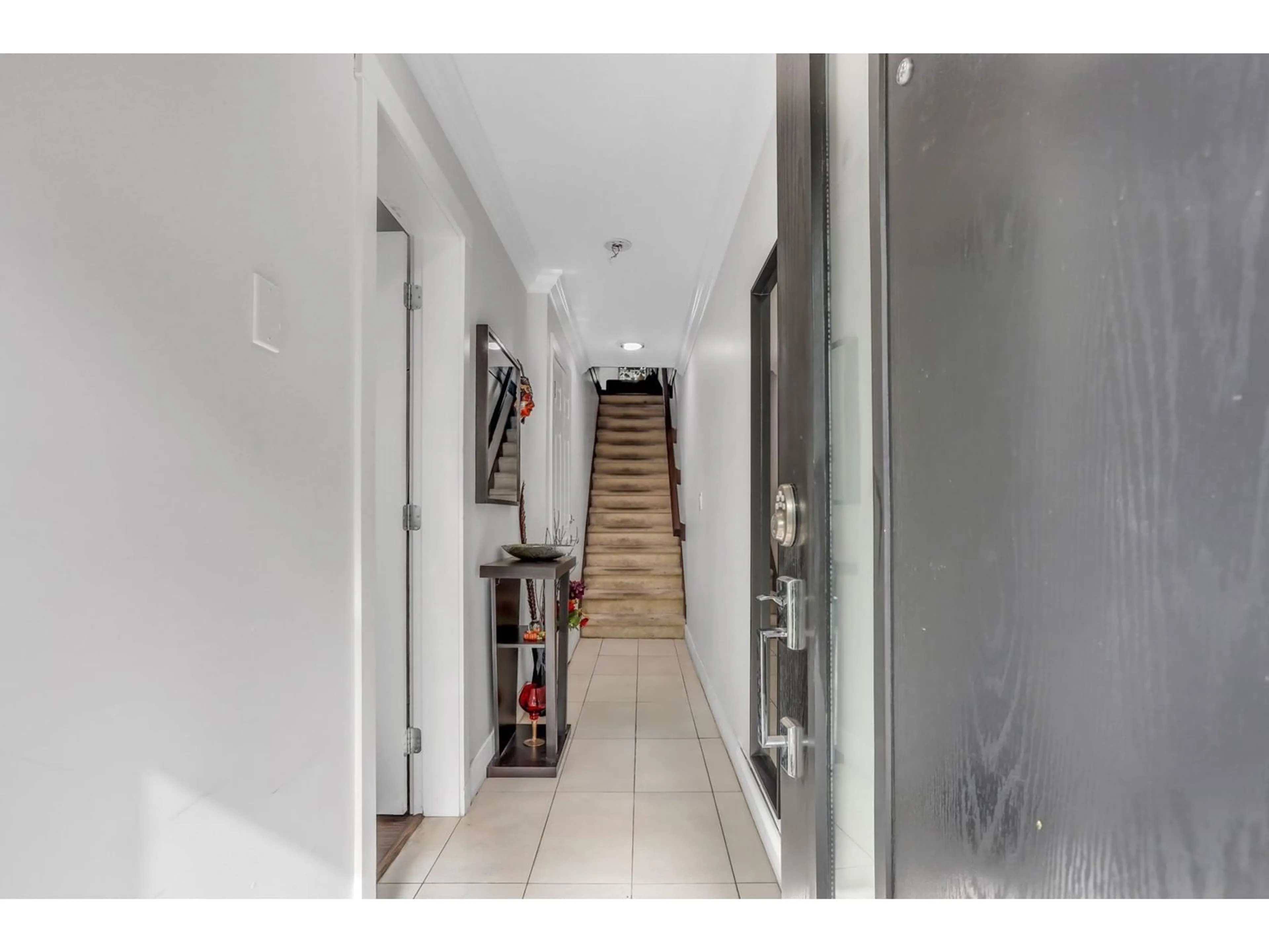 Indoor foyer for 114 - 13898 64, Surrey British Columbia V3W1L6