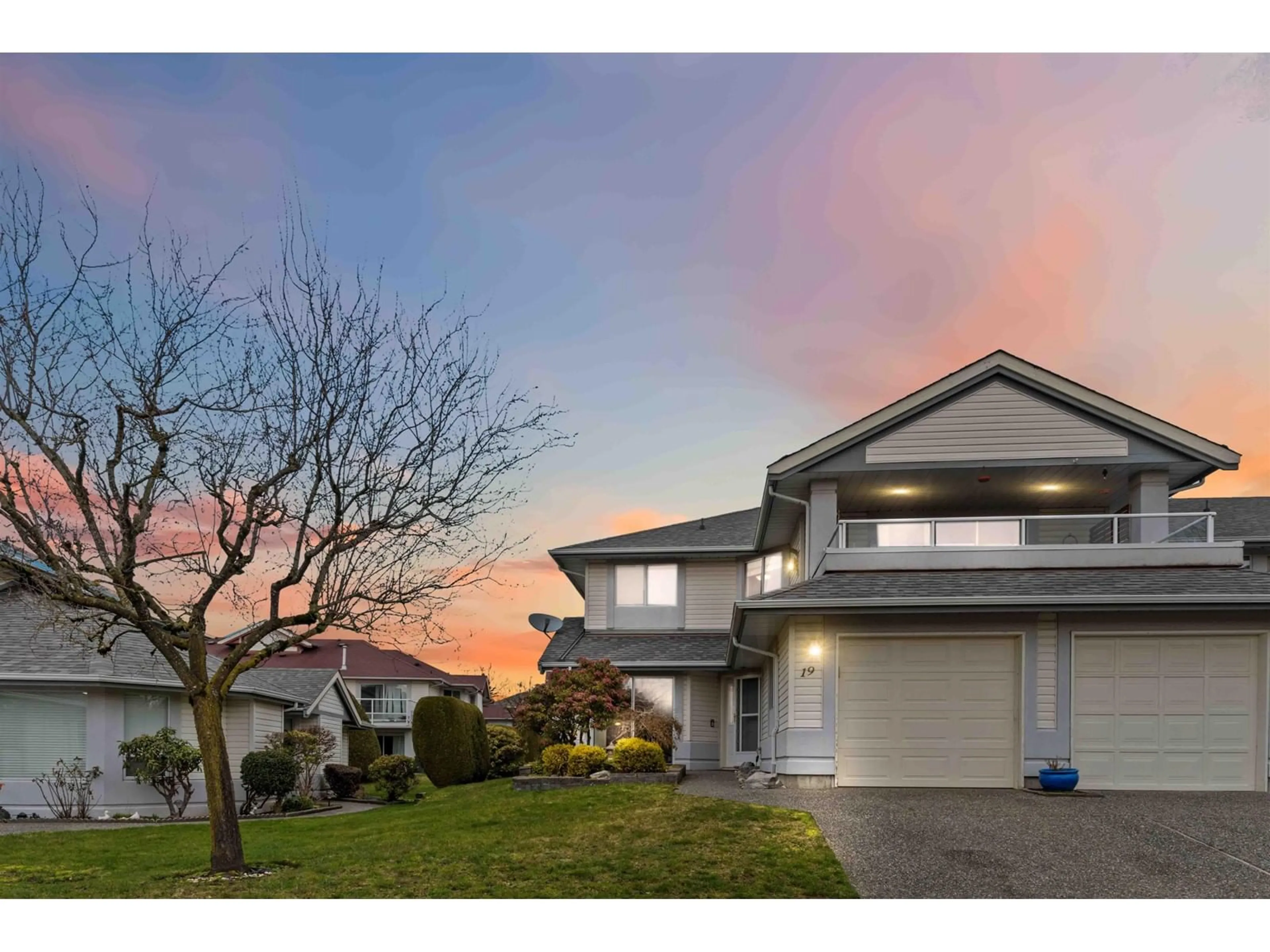 A pic from outside/outdoor area/front of a property/back of a property/a pic from drone, street for 19 - 31406 UPPER MACLURE, Abbotsford British Columbia V2T5L8
