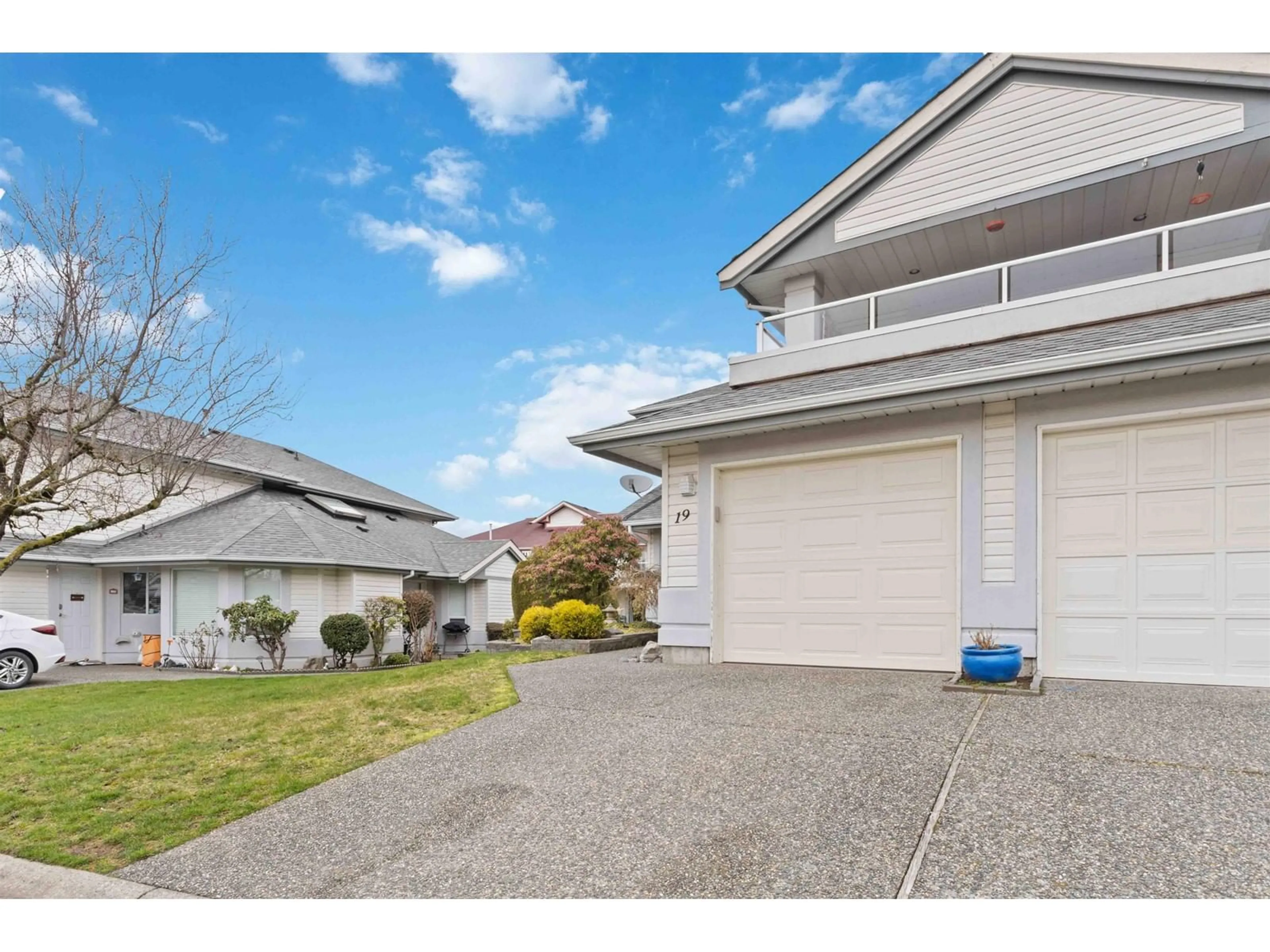 A pic from outside/outdoor area/front of a property/back of a property/a pic from drone, street for 19 - 31406 UPPER MACLURE, Abbotsford British Columbia V2T5L8