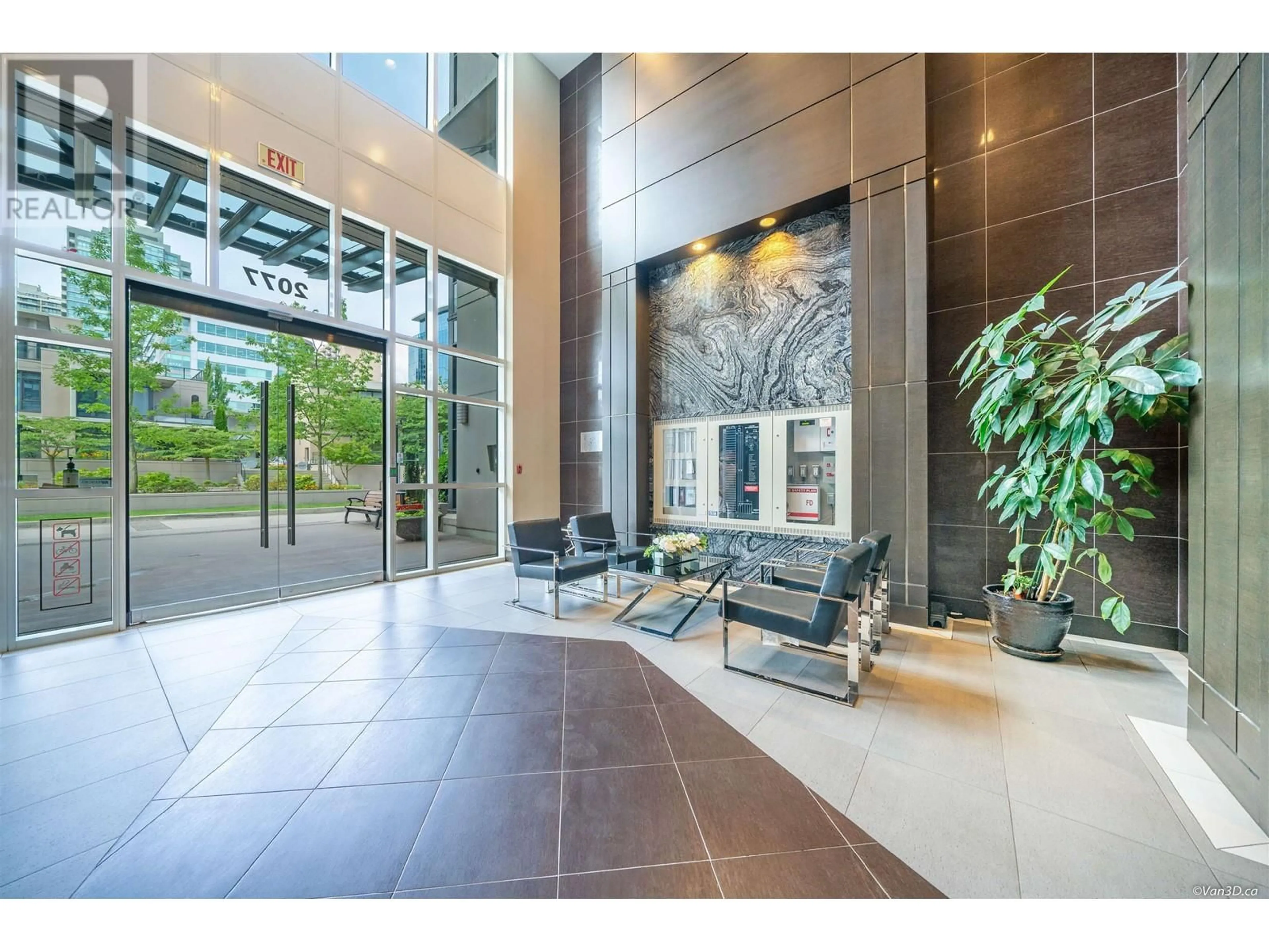 Indoor foyer for 1802 - 2077 ROSSER AVENUE, Burnaby British Columbia V5C0G6