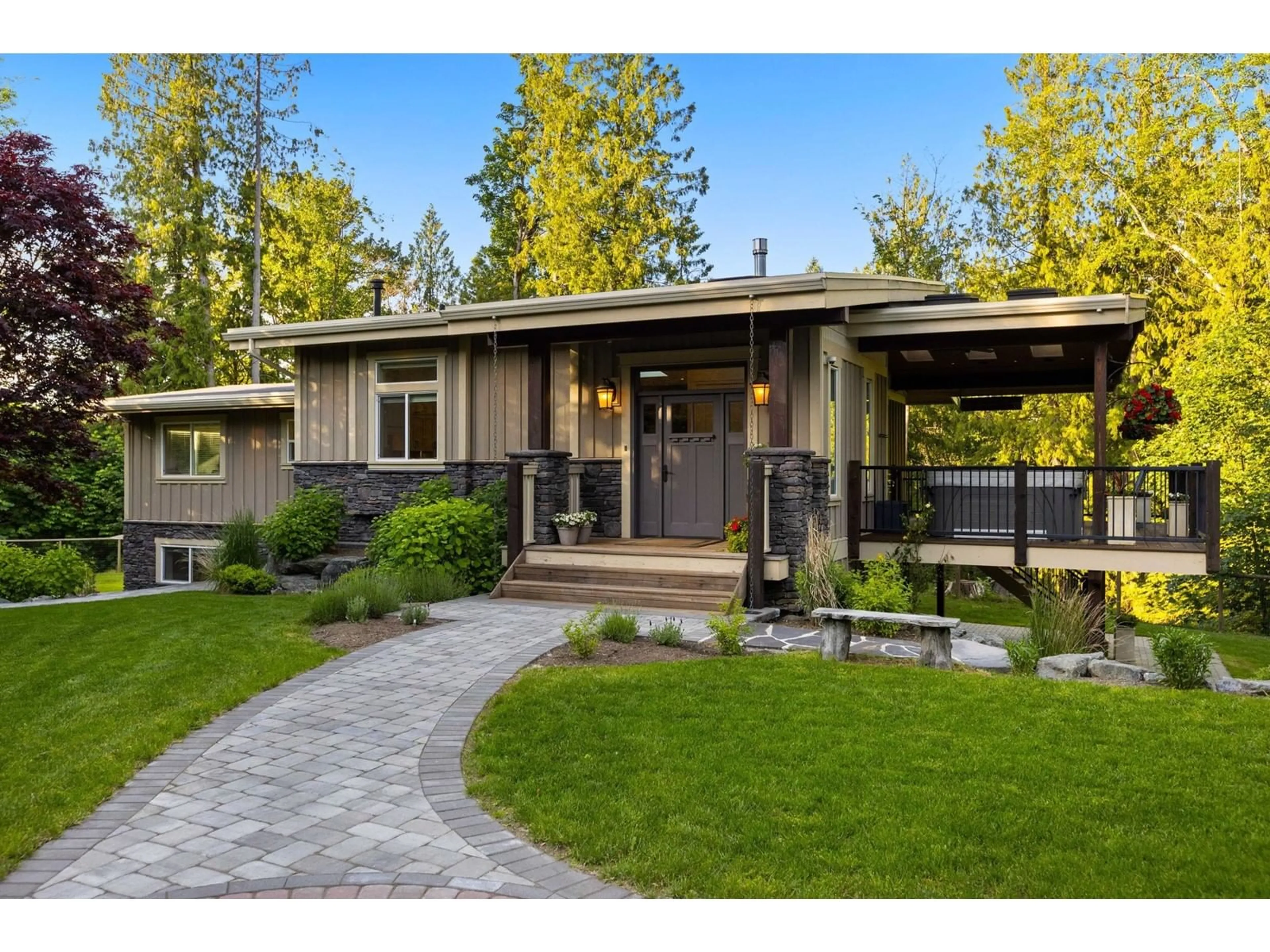 Home with vinyl exterior material, street for 25149 72, Langley British Columbia V4W1J1