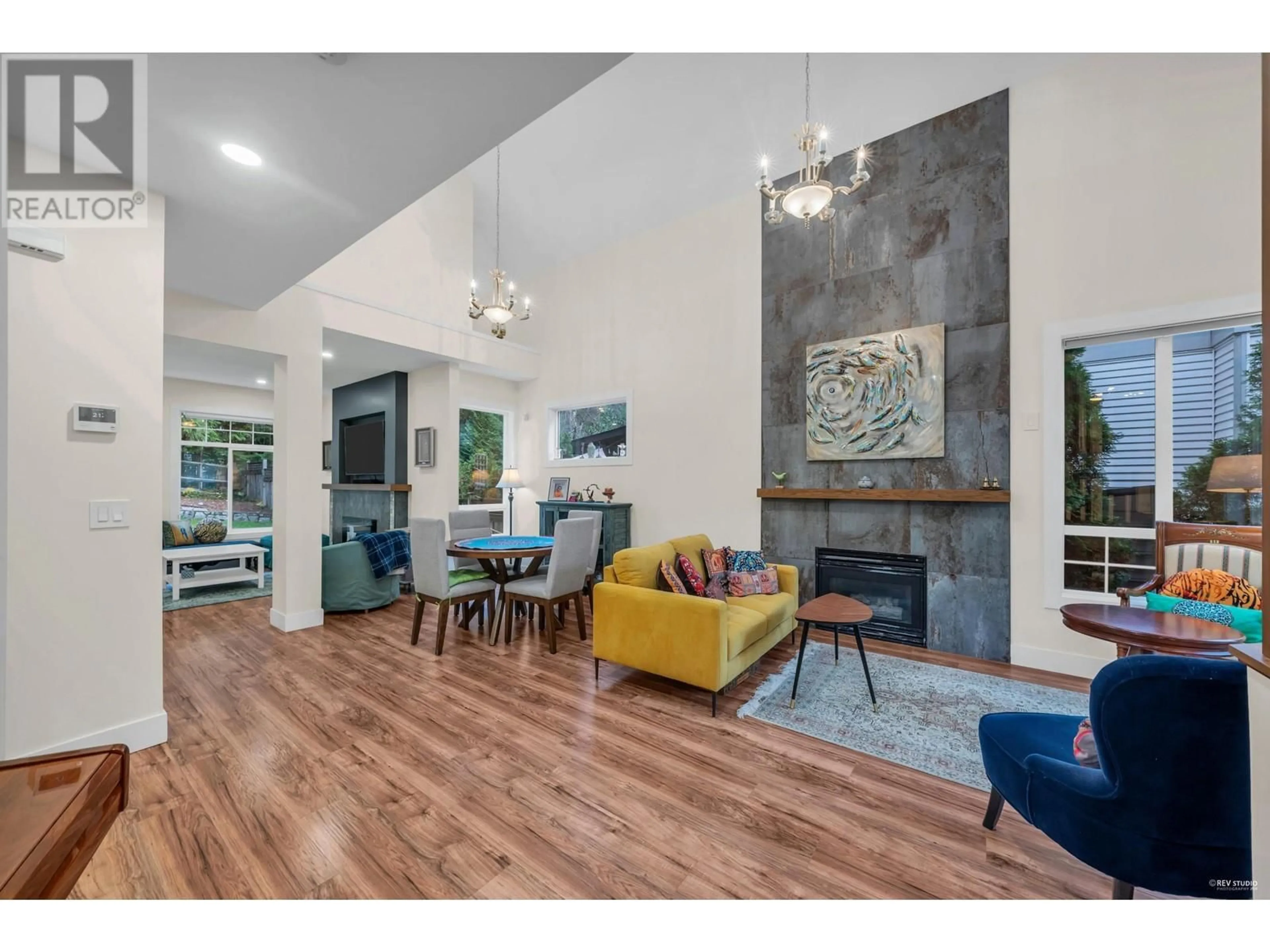 Living room with furniture, unknown for 1693 ARBUTUS PLACE, Coquitlam British Columbia V3E3K2
