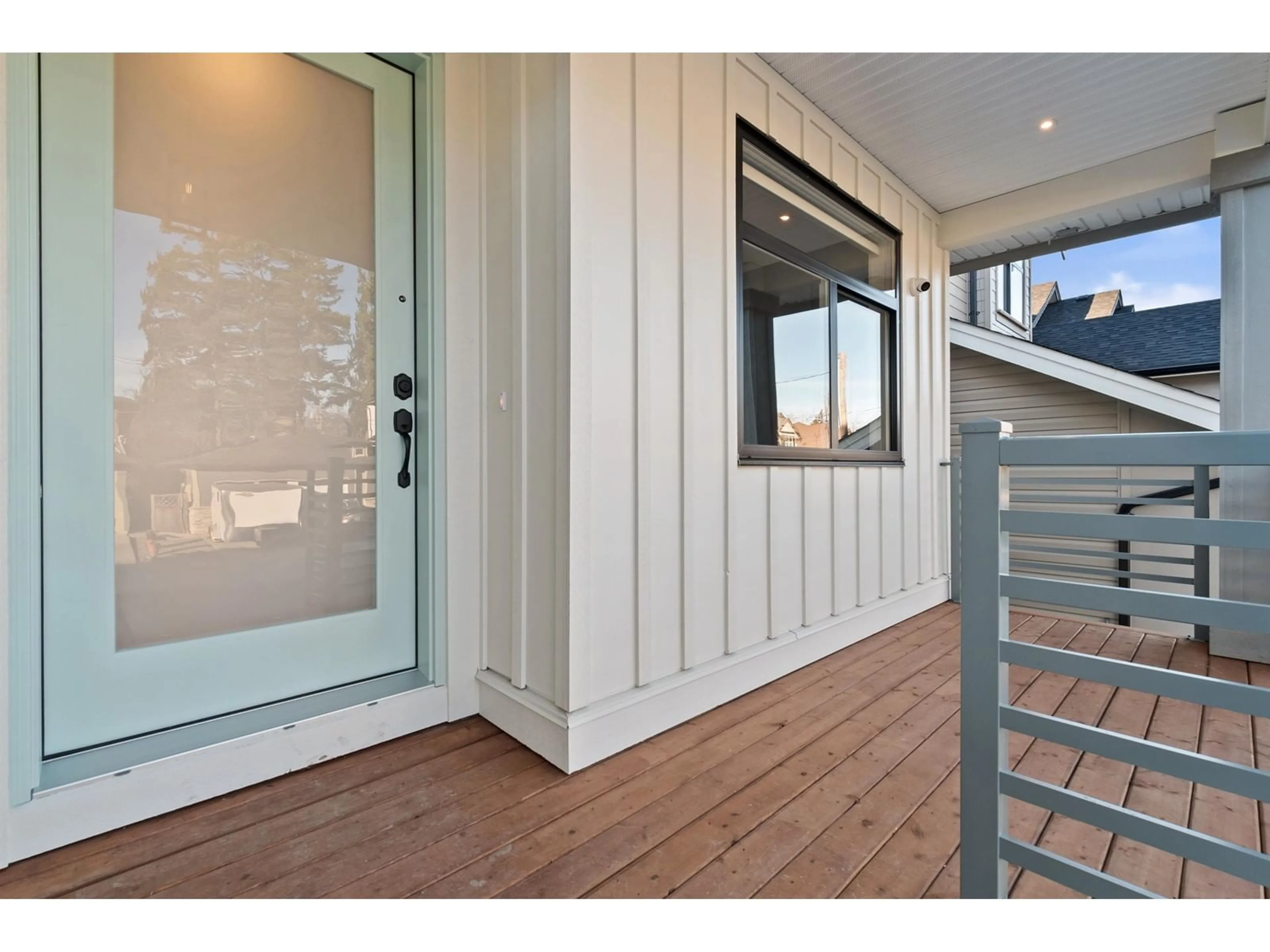 Indoor entryway for 7147 ELWOOD DRIVE, Chilliwack British Columbia V2R1G8