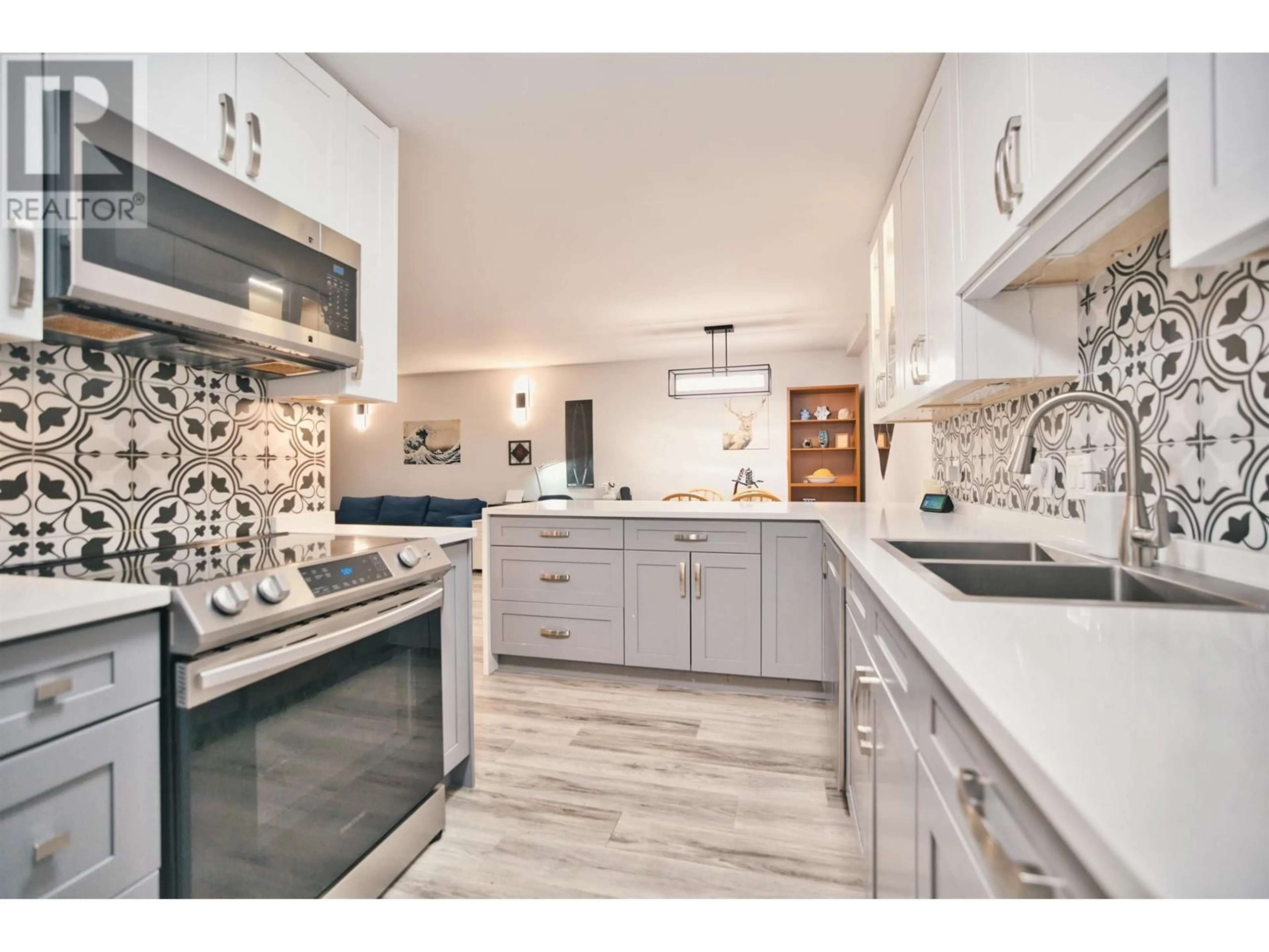Open concept kitchen, ceramic/tile floor for T1801 - 3970 CARRIGAN COURT, Burnaby British Columbia V3N4S5