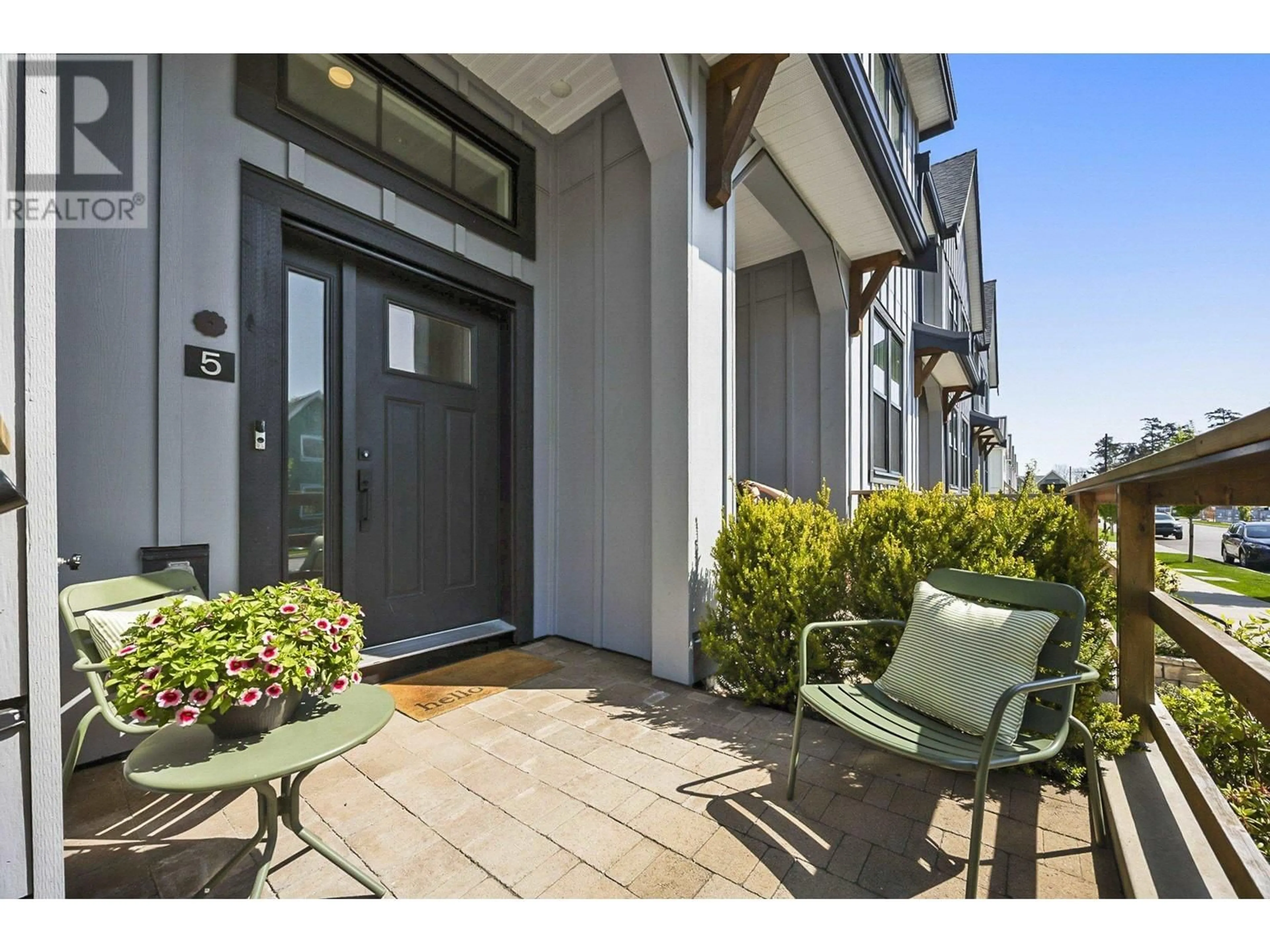 Indoor entryway for 5 - 6427 HAMMERMILL AVENUE, Delta British Columbia V4L0B2