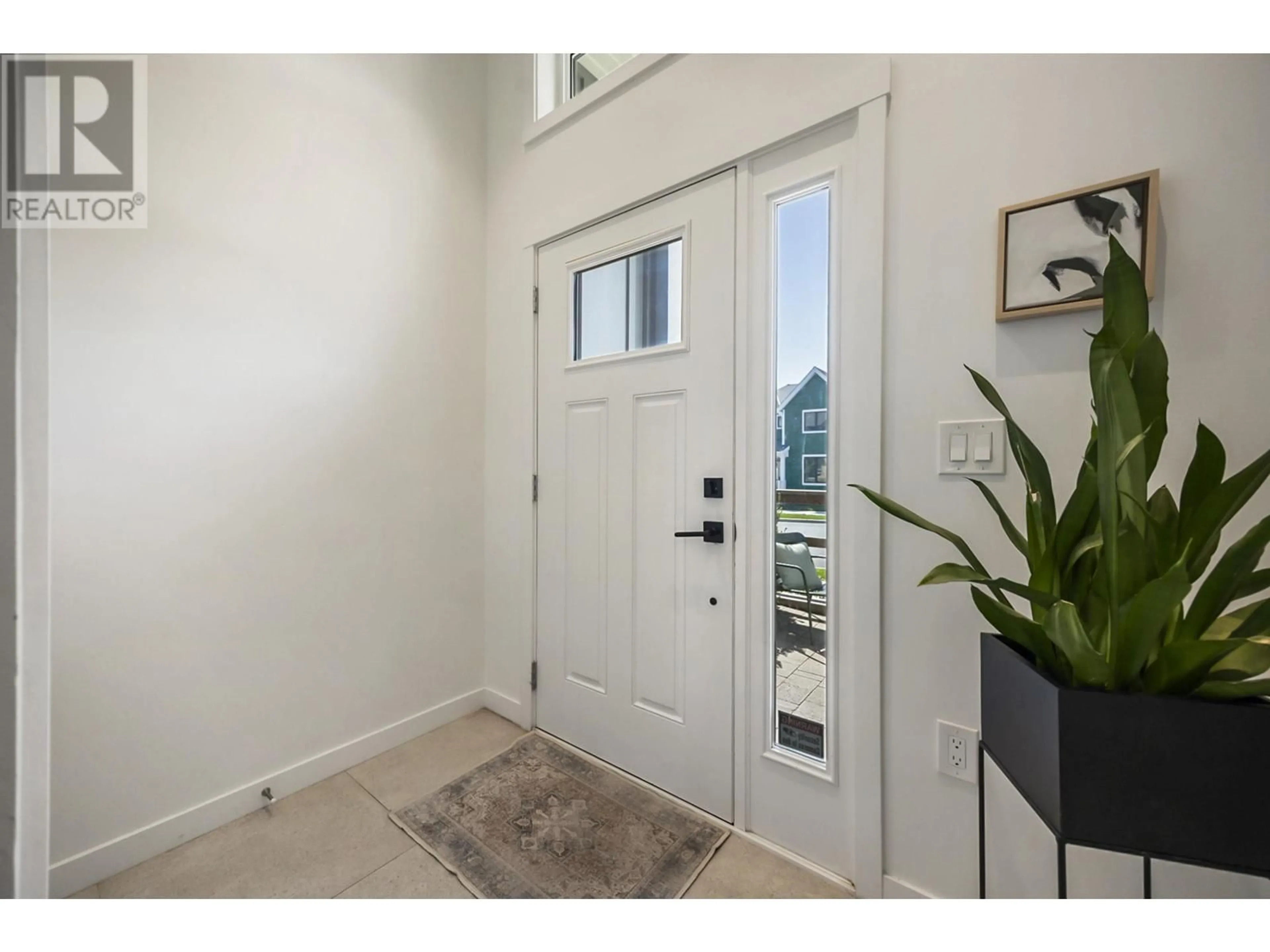 Indoor entryway for 5 - 6427 HAMMERMILL AVENUE, Delta British Columbia V4L0B2