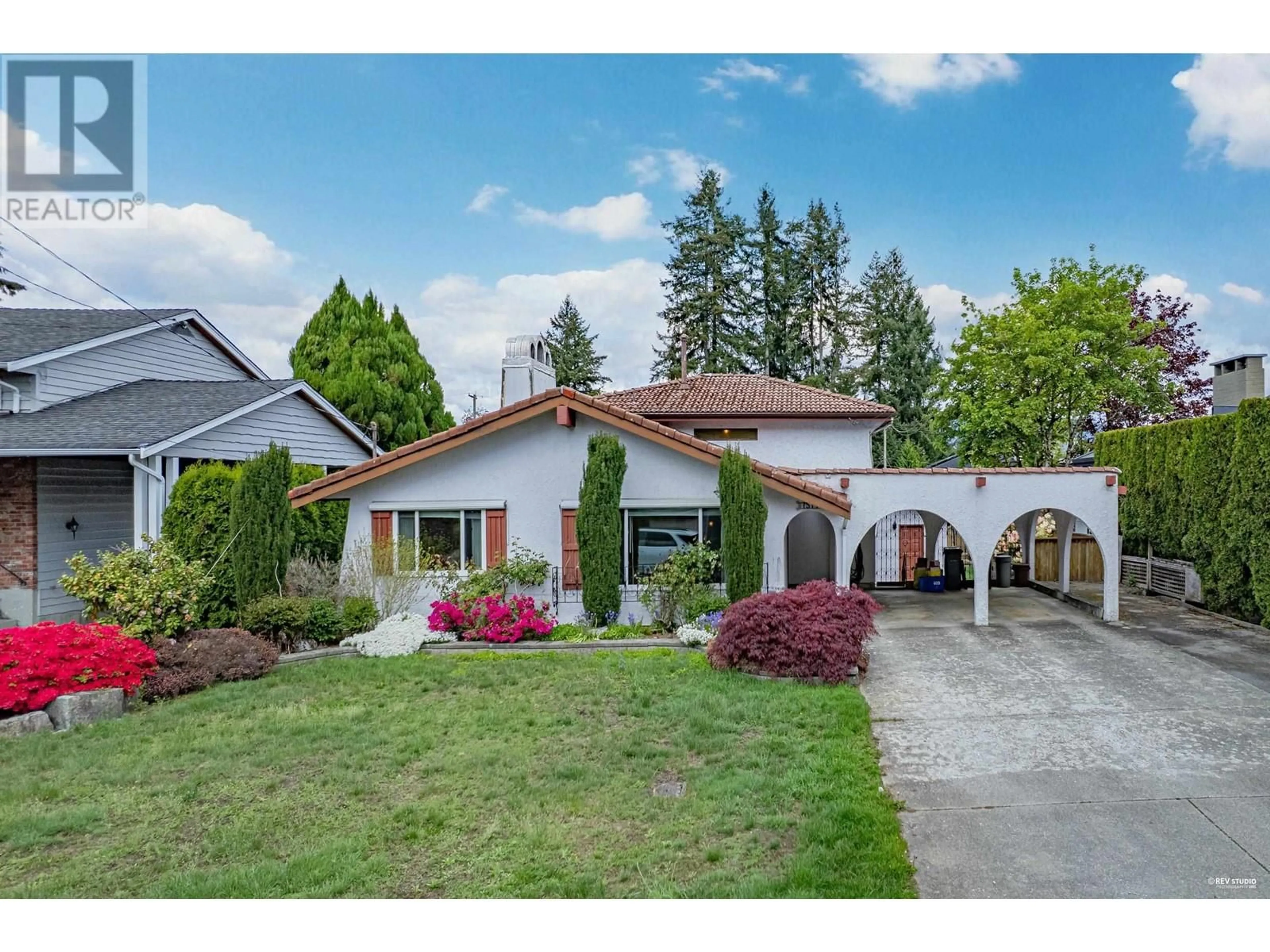 A pic from outside/outdoor area/front of a property/back of a property/a pic from drone, street for 1579 EDEN AVENUE, Coquitlam British Columbia V3J2R2