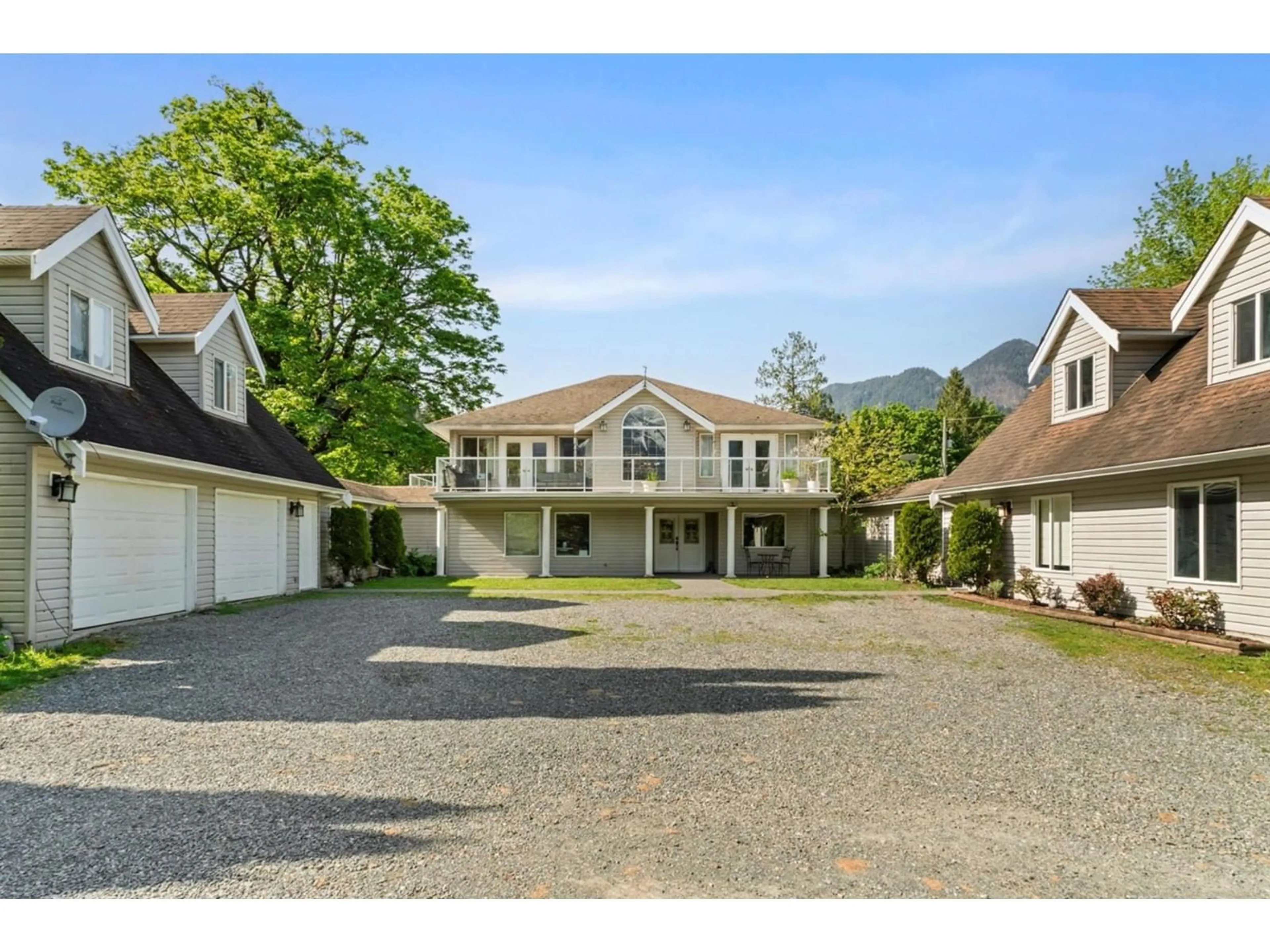 A pic from outside/outdoor area/front of a property/back of a property/a pic from drone, mountain view for 3310 CHAPLIN ROAD, Agassiz British Columbia V0M1A2