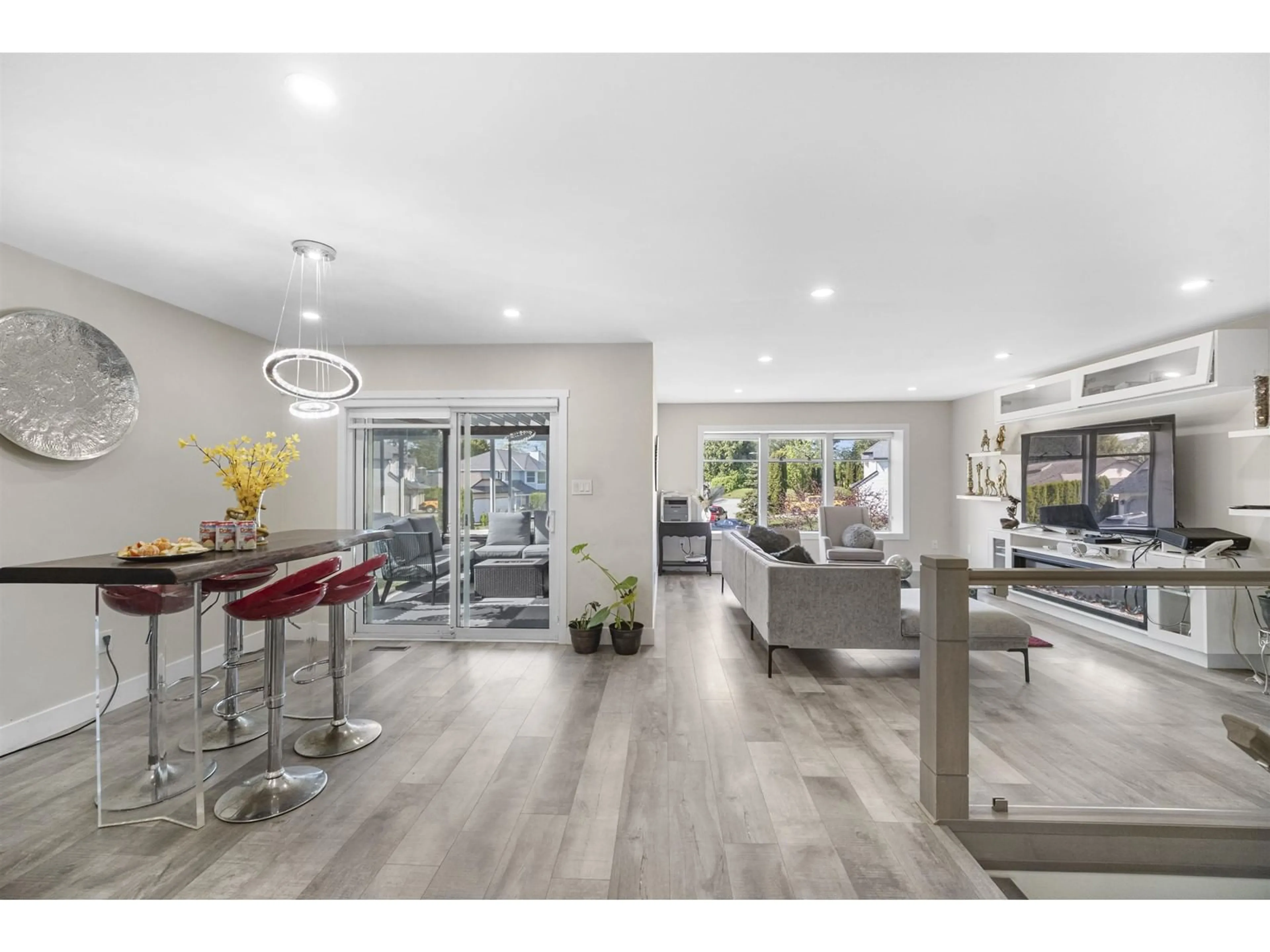 Open concept kitchen, unknown for 5258 197, Langley British Columbia V3A7X8