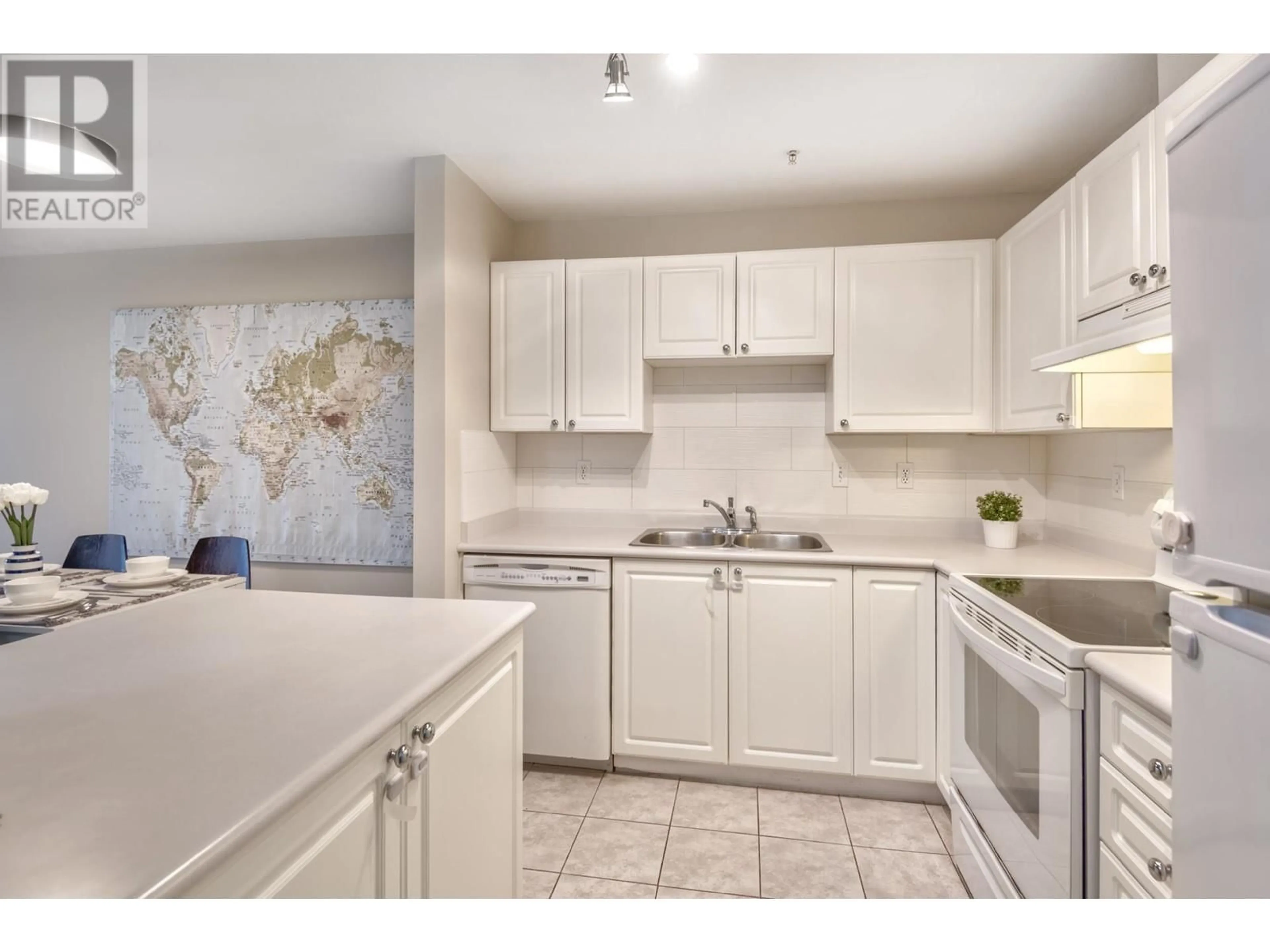 Standard kitchen, unknown for 312 - 519 TWELFTH STREET, New Westminster British Columbia V3M6V9