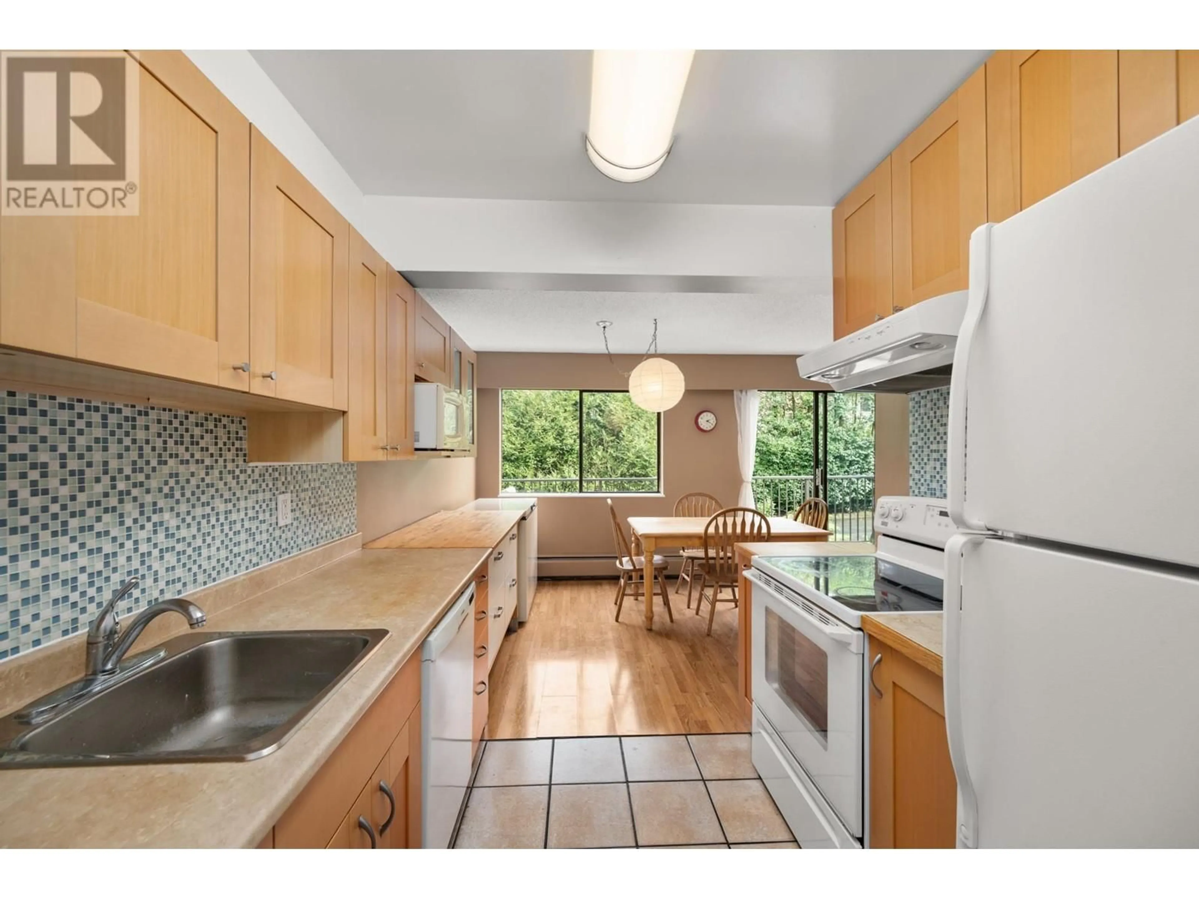 Standard kitchen, unknown for 8943 HORNE STREET, Burnaby British Columbia V3N4J8