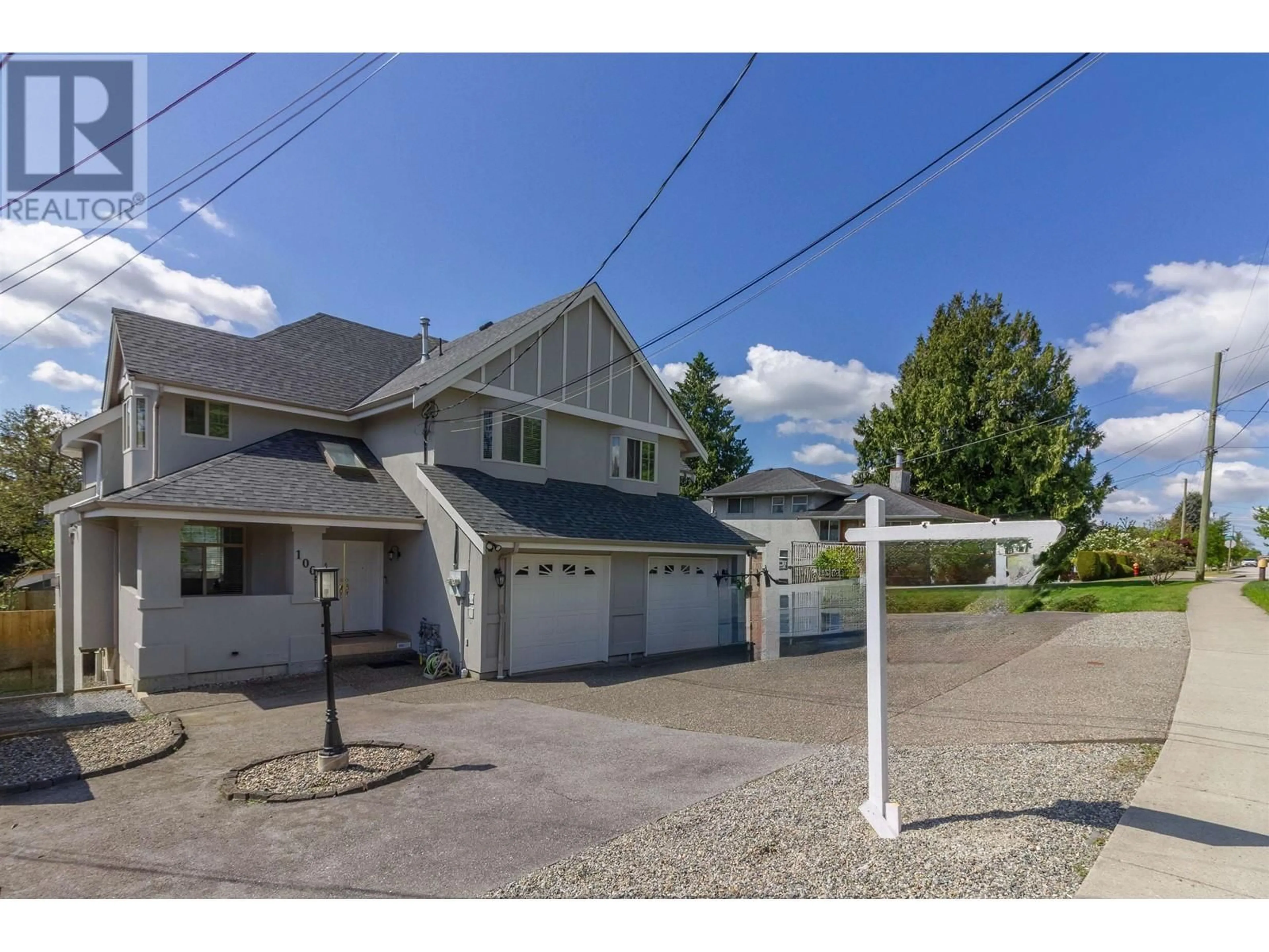 A pic from outside/outdoor area/front of a property/back of a property/a pic from drone, street for 1004 QUADLING AVENUE, Coquitlam British Columbia V3K2A8