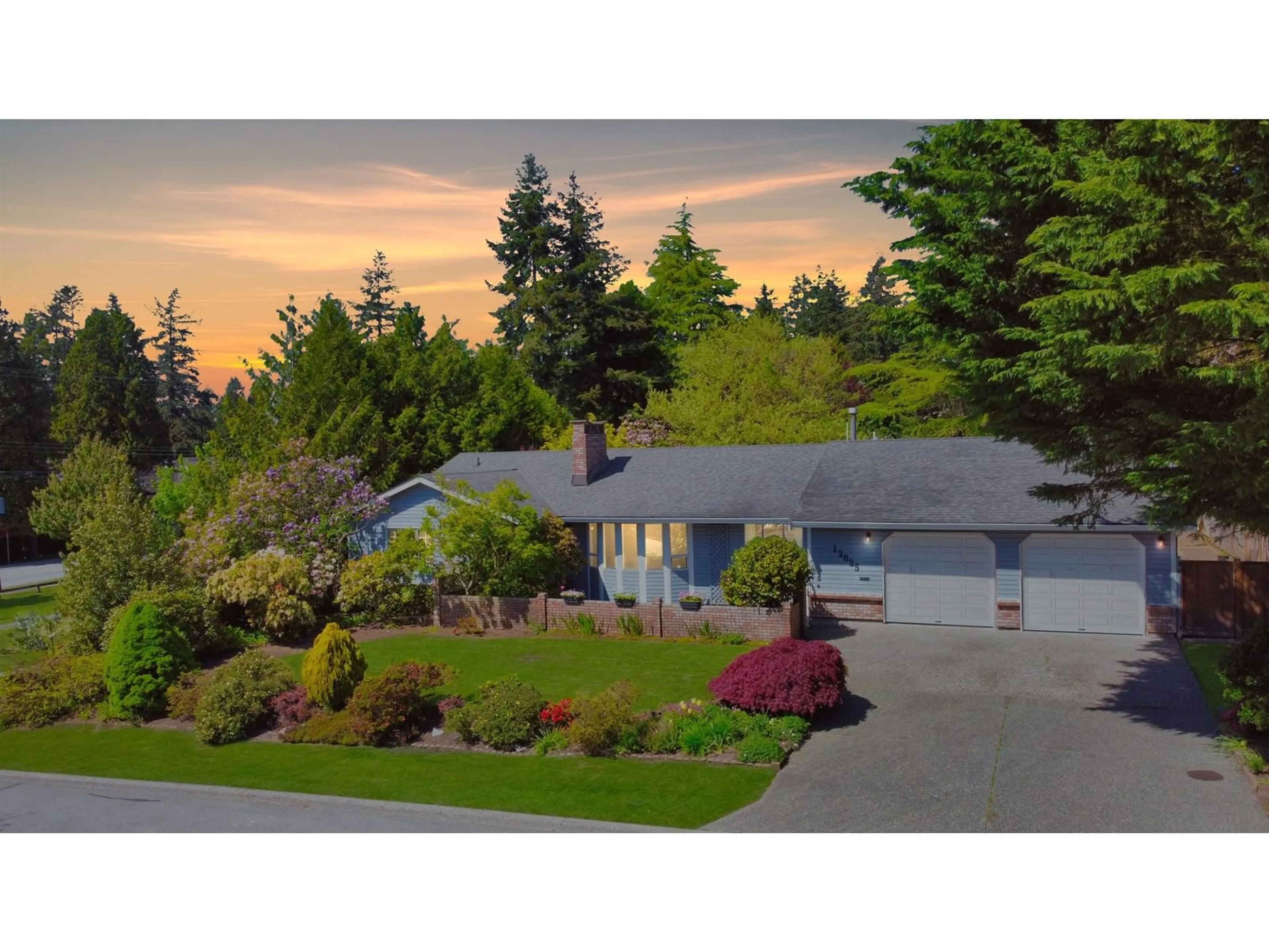 A pic from outside/outdoor area/front of a property/back of a property/a pic from drone, street for 12825 22, Surrey British Columbia V4A7P3