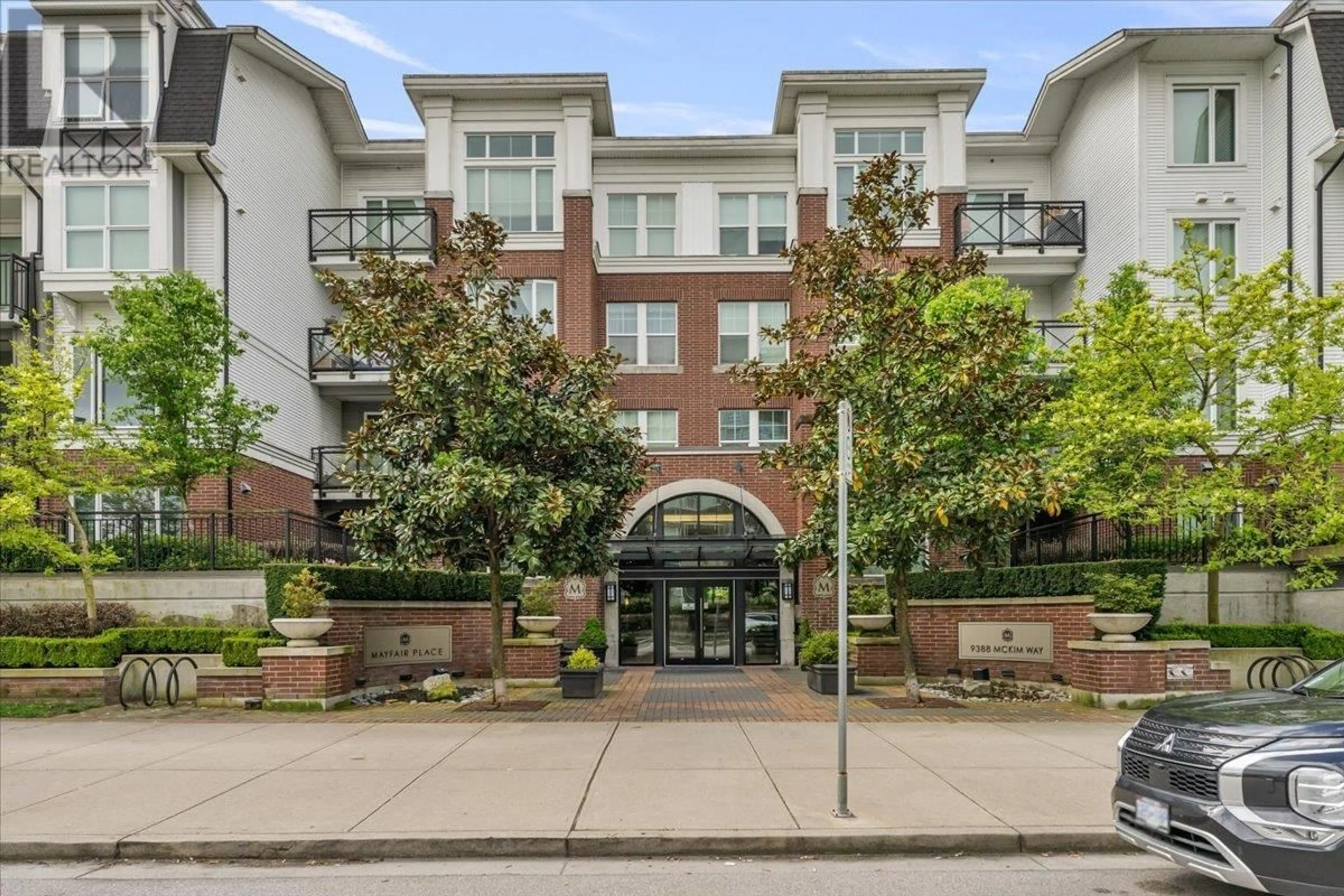 Indoor foyer for 246 - 9388 MCKIM WAY, Richmond British Columbia V6X0J7
