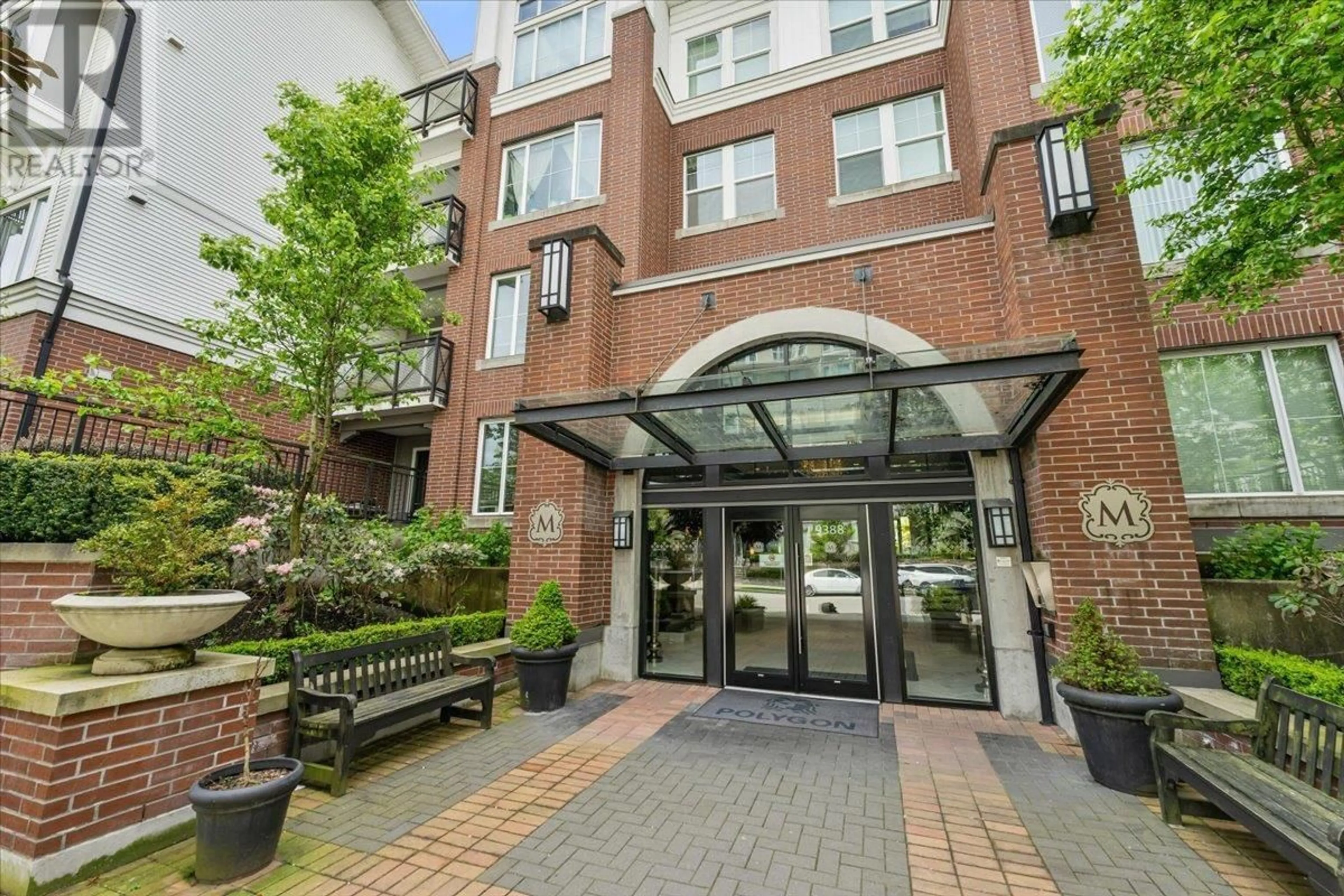 Indoor foyer for 246 - 9388 MCKIM WAY, Richmond British Columbia V6X0J7