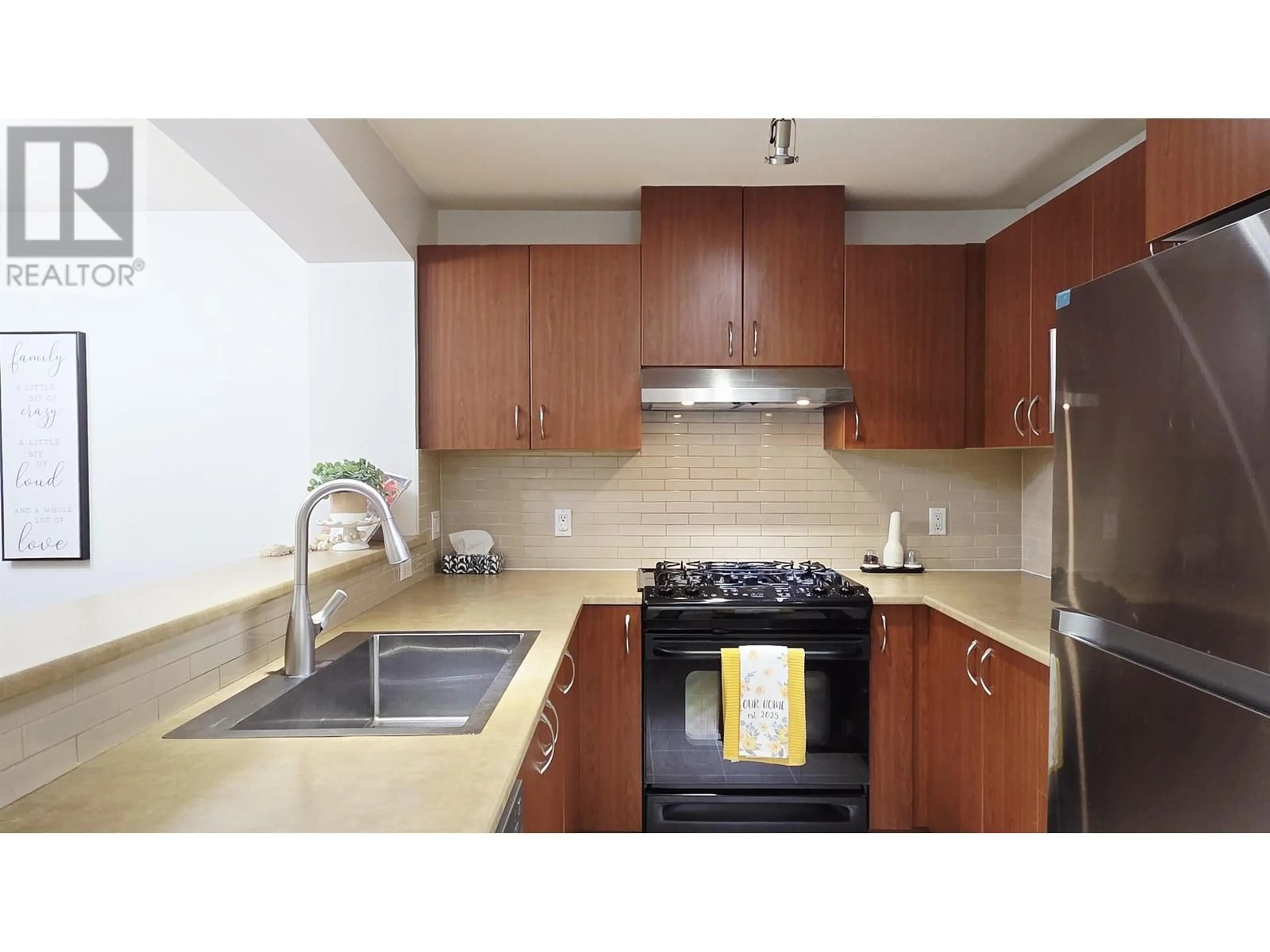 Standard kitchen, unknown for 303 - 9098 HALSTON COURT, Burnaby British Columbia V3N0A6