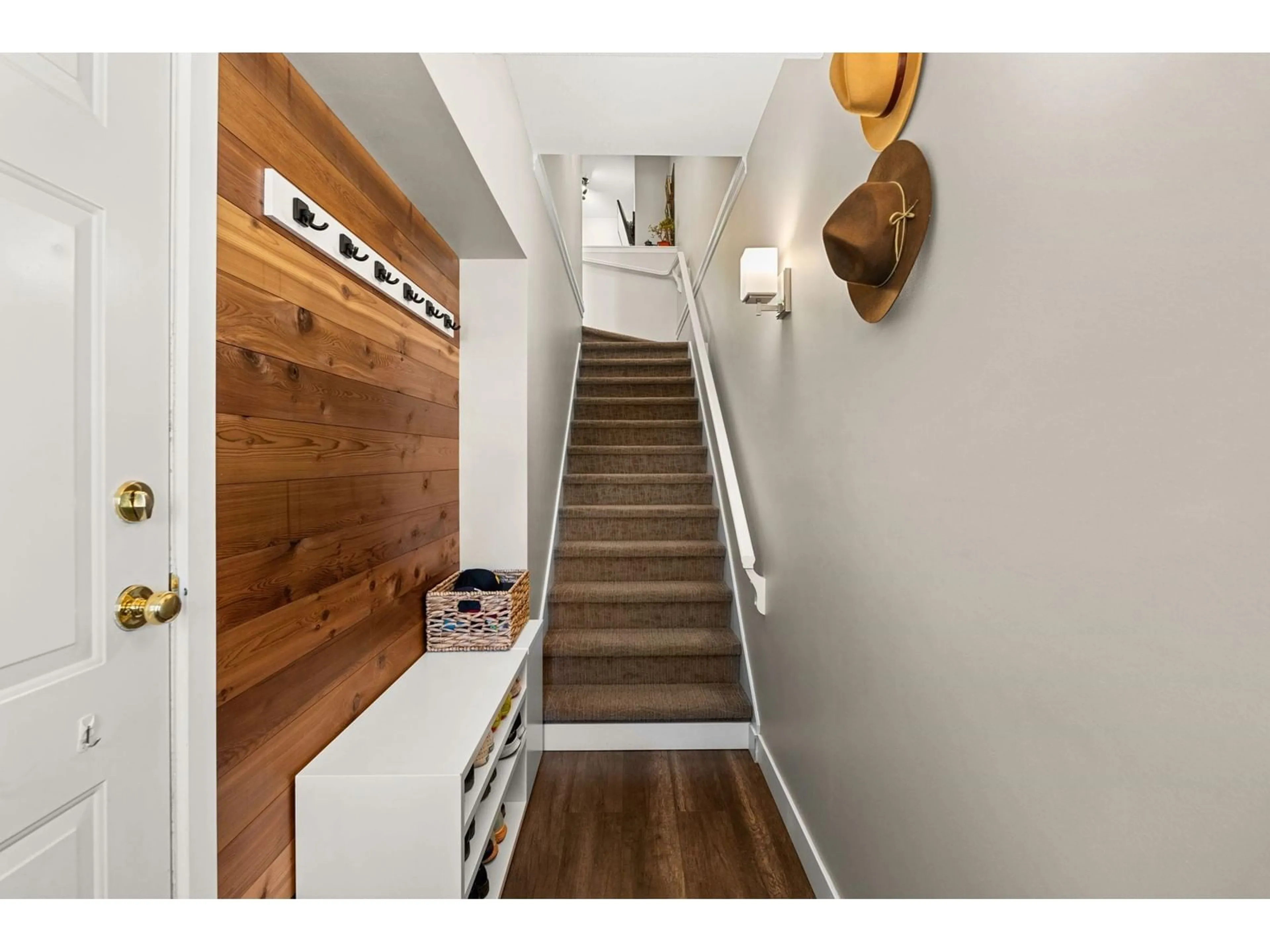 Indoor entryway for 70 - 14877 58, Surrey British Columbia V3S8Y9