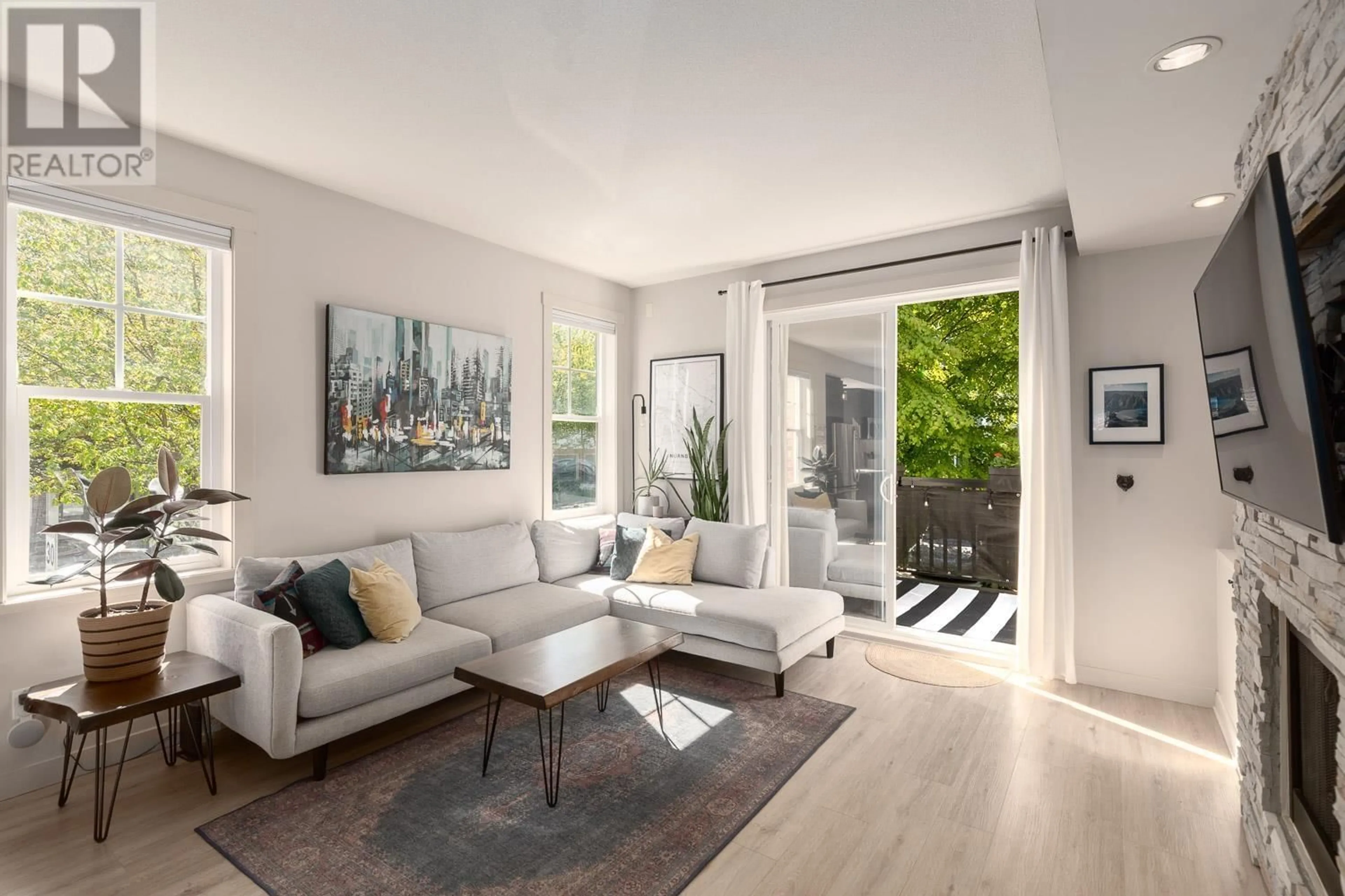 Living room with furniture, unknown for 37 - 101 FRASER STREET, Port Moody British Columbia V3H0C6