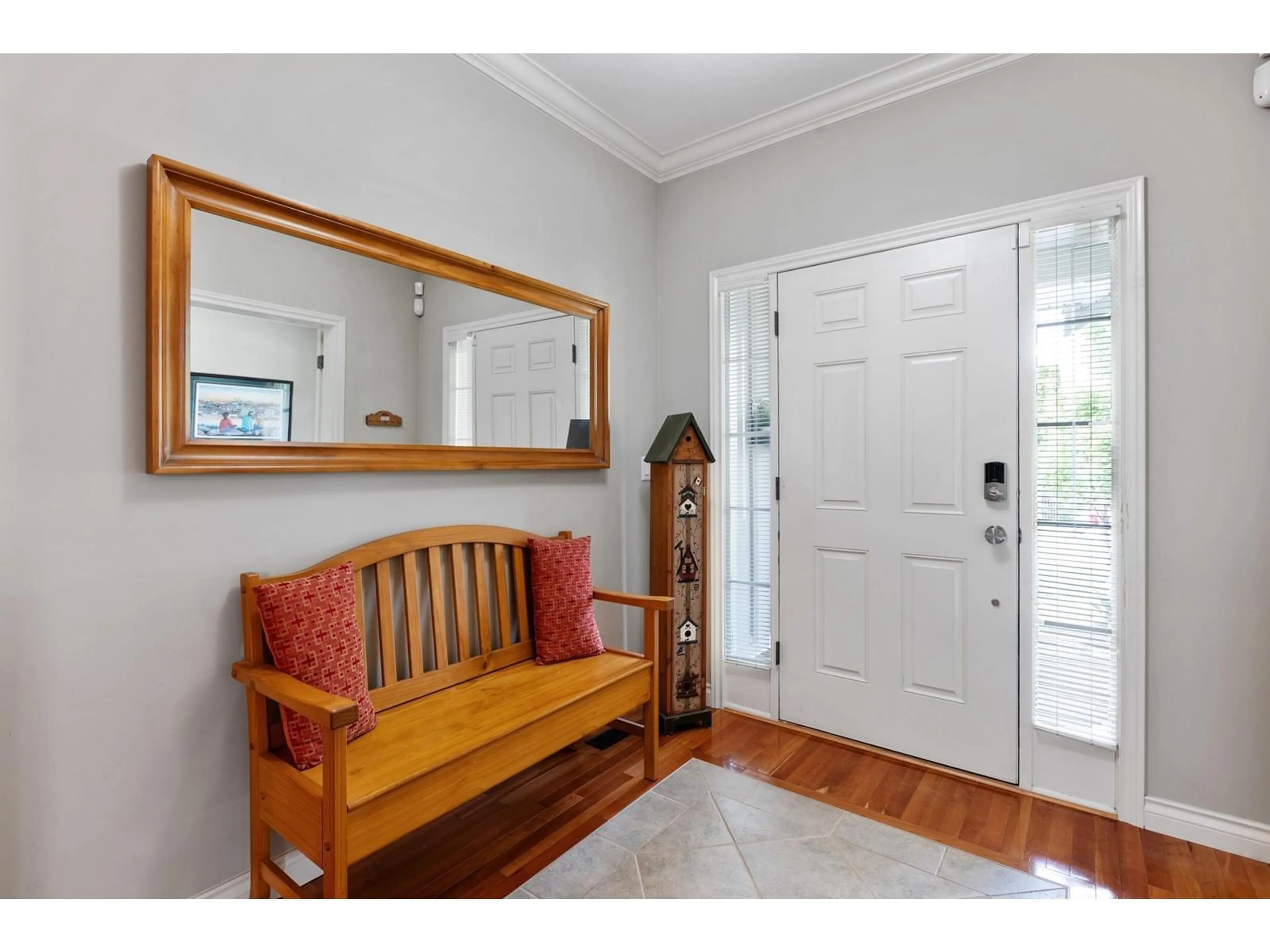 Indoor entryway for 22342 50, Langley British Columbia V2Y2V4