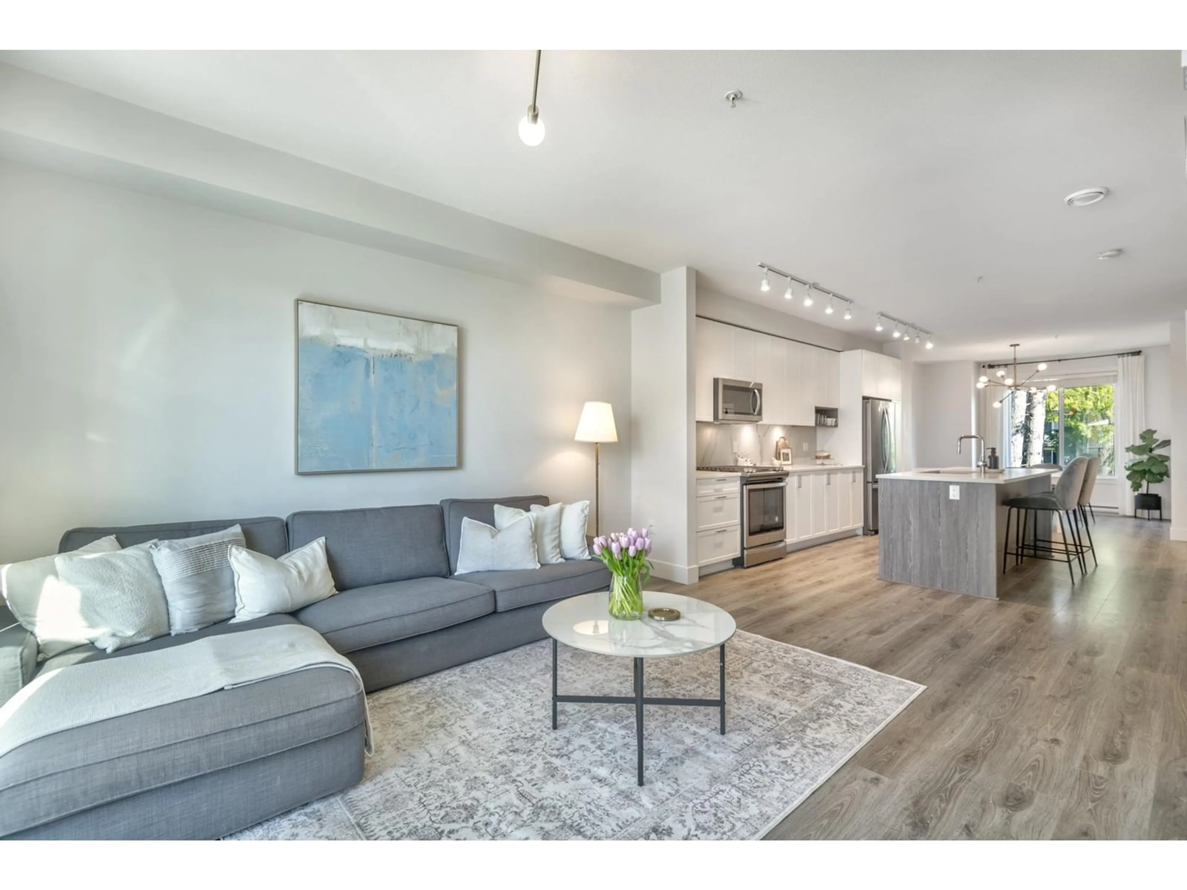 Living room with furniture, unknown for 165 - 9718 161A, Surrey British Columbia V4N6S7