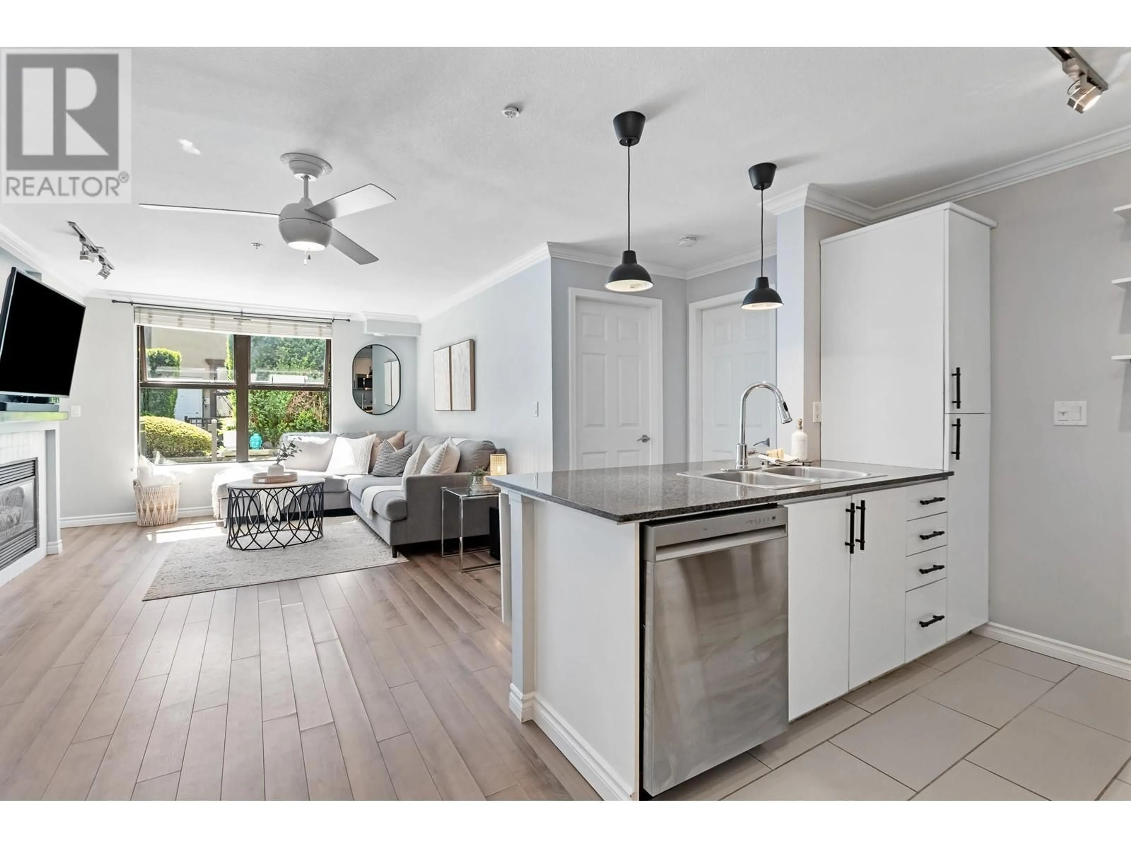 Open concept kitchen, unknown for 2001 - 84 GRANT STREET, Port Moody British Columbia V3H0B5