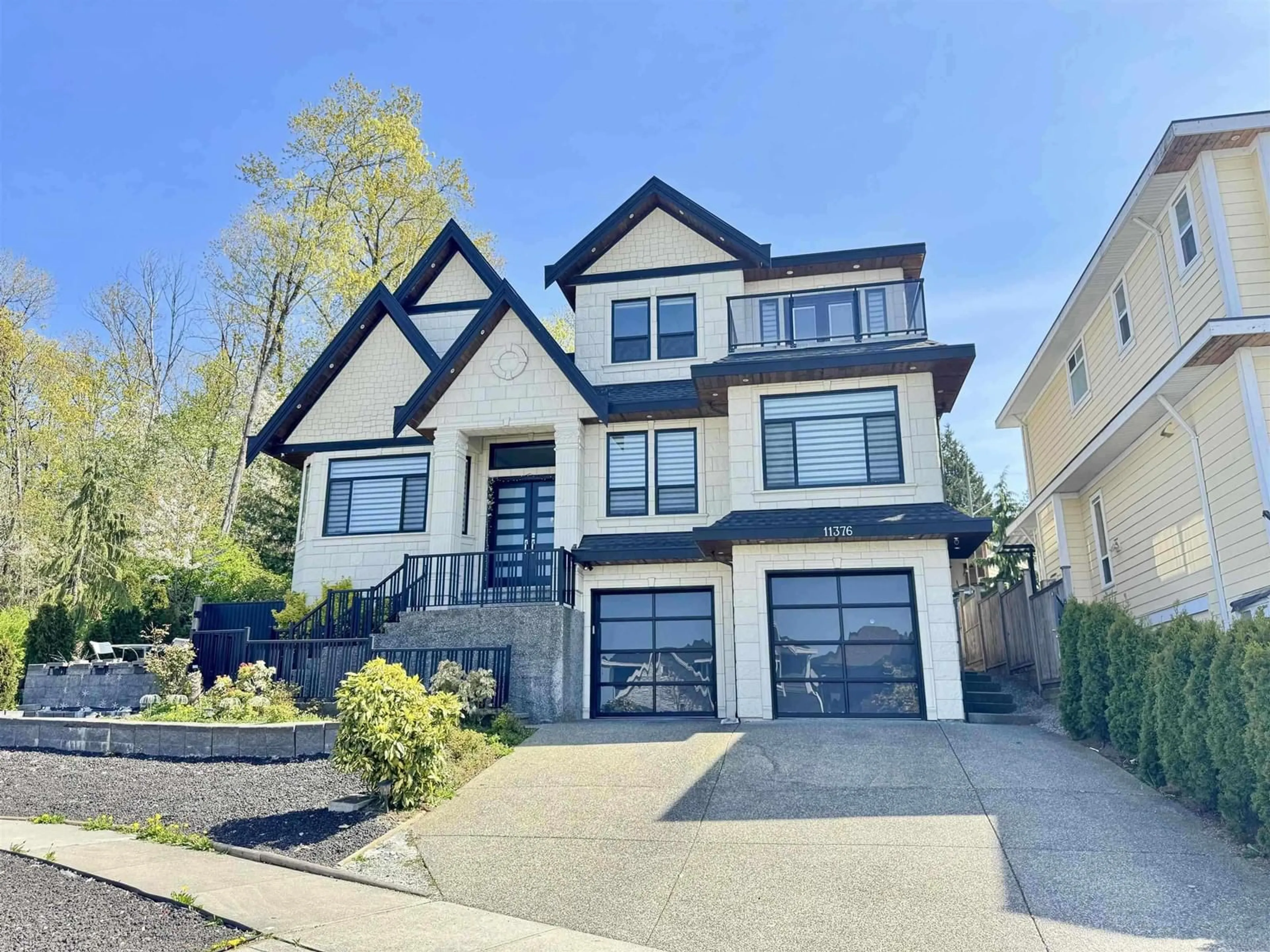 Home with vinyl exterior material, street for 11376 ROYAL, Surrey British Columbia V3V8A3