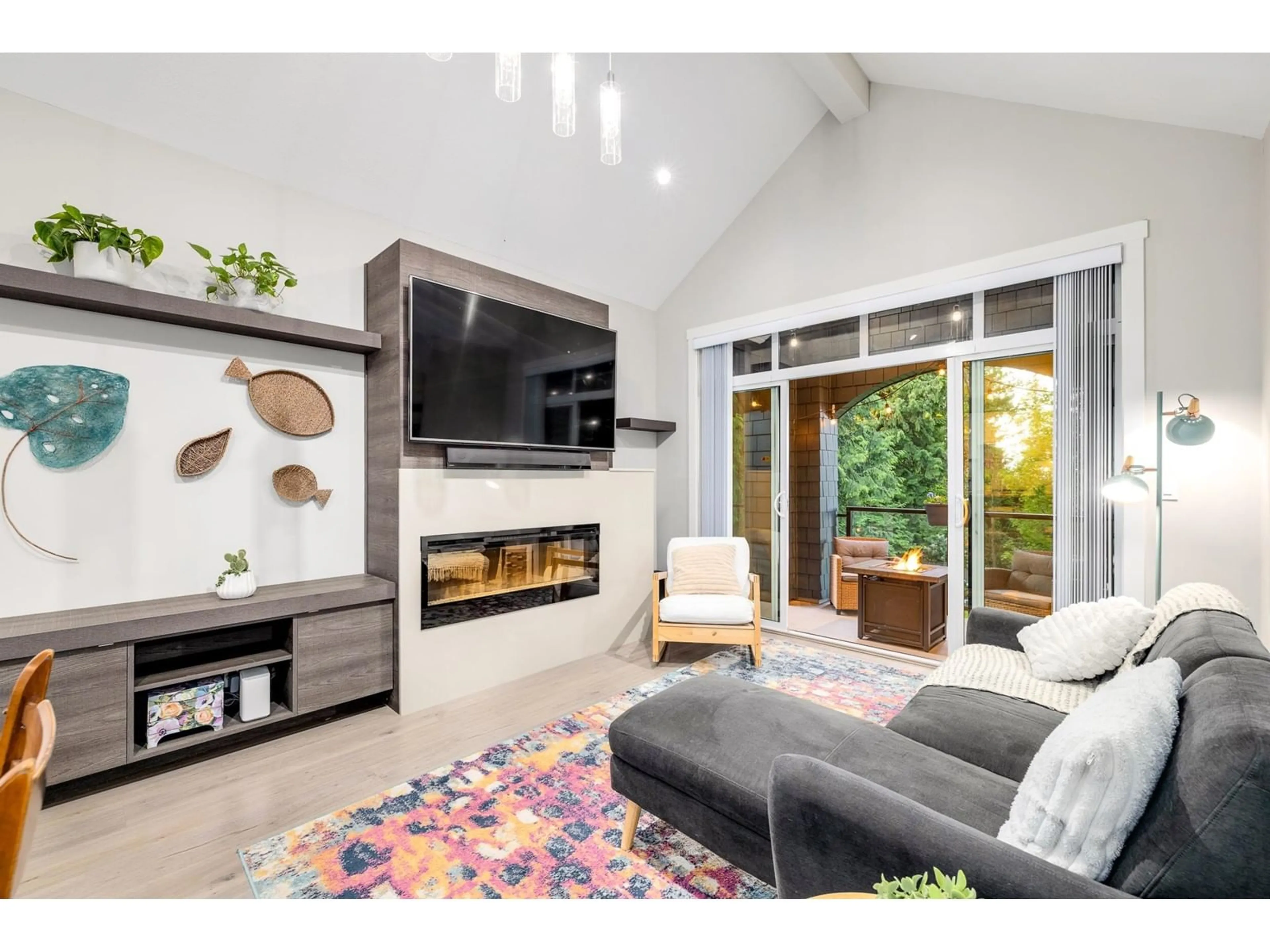 Living room with furniture, unknown for 111 - 2853 HELC, Surrey British Columbia V3Z0N5