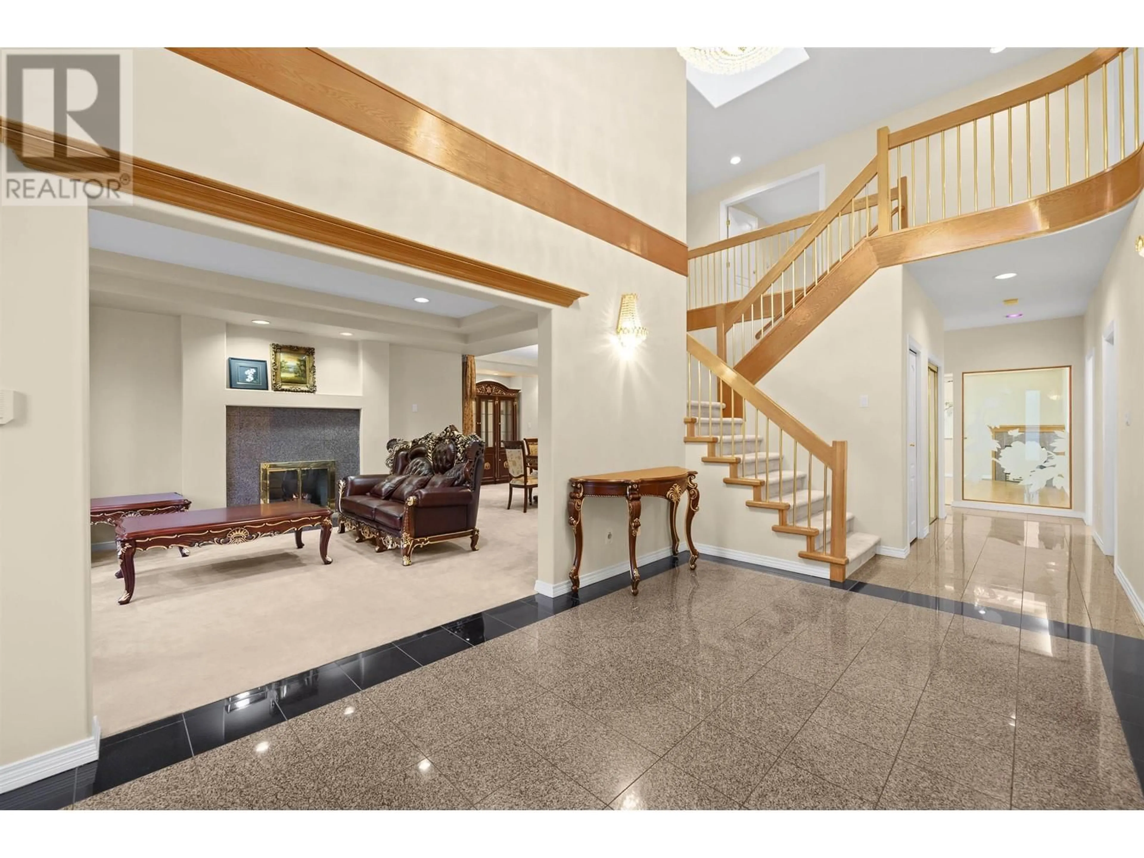 Indoor foyer for 9680 GILHURST CRESCENT, Richmond British Columbia V7A1P2