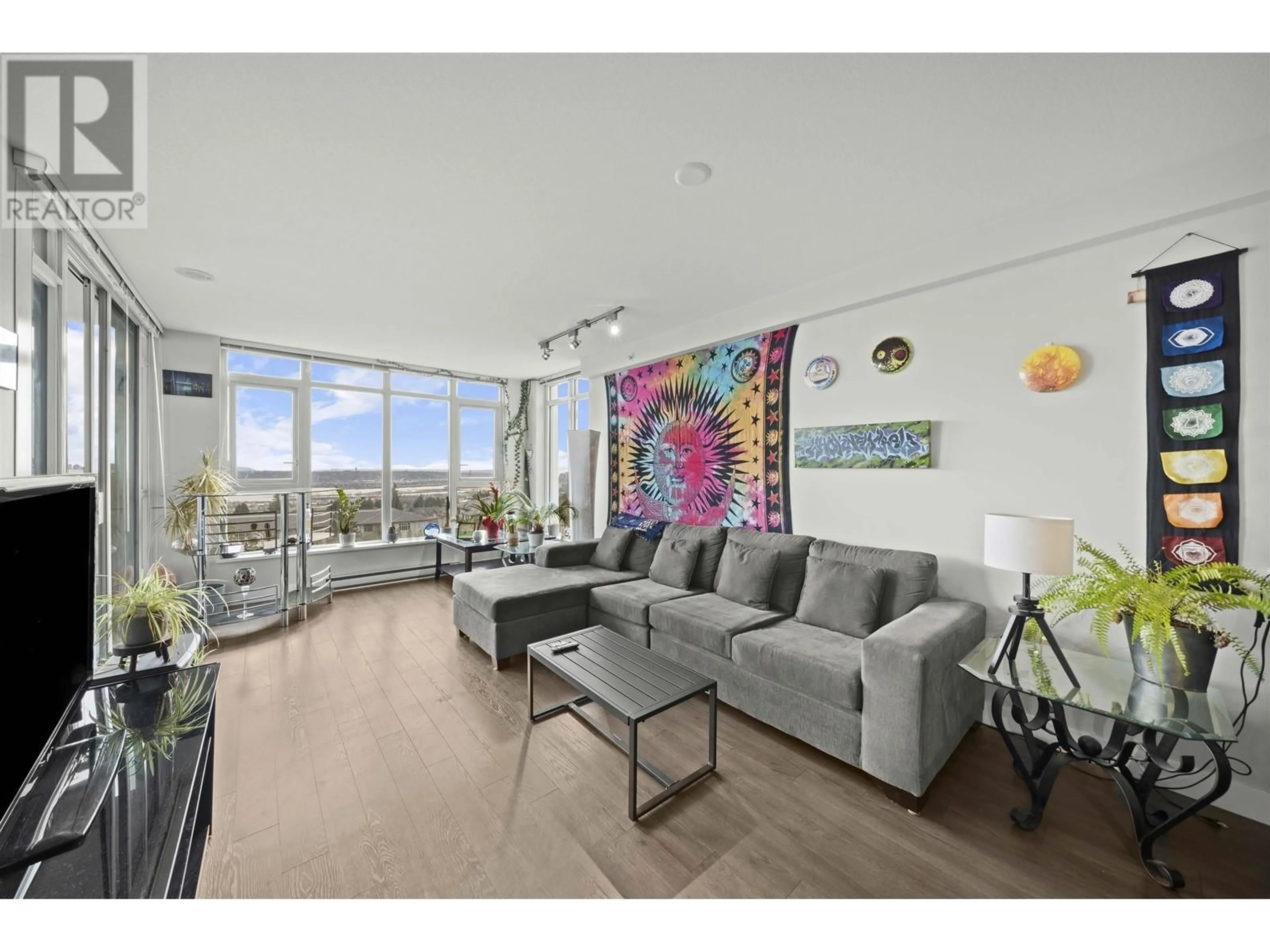 Living room with furniture, unknown for 701 - 958 RIDGEWAY AVENUE, Coquitlam British Columbia V3K0C5