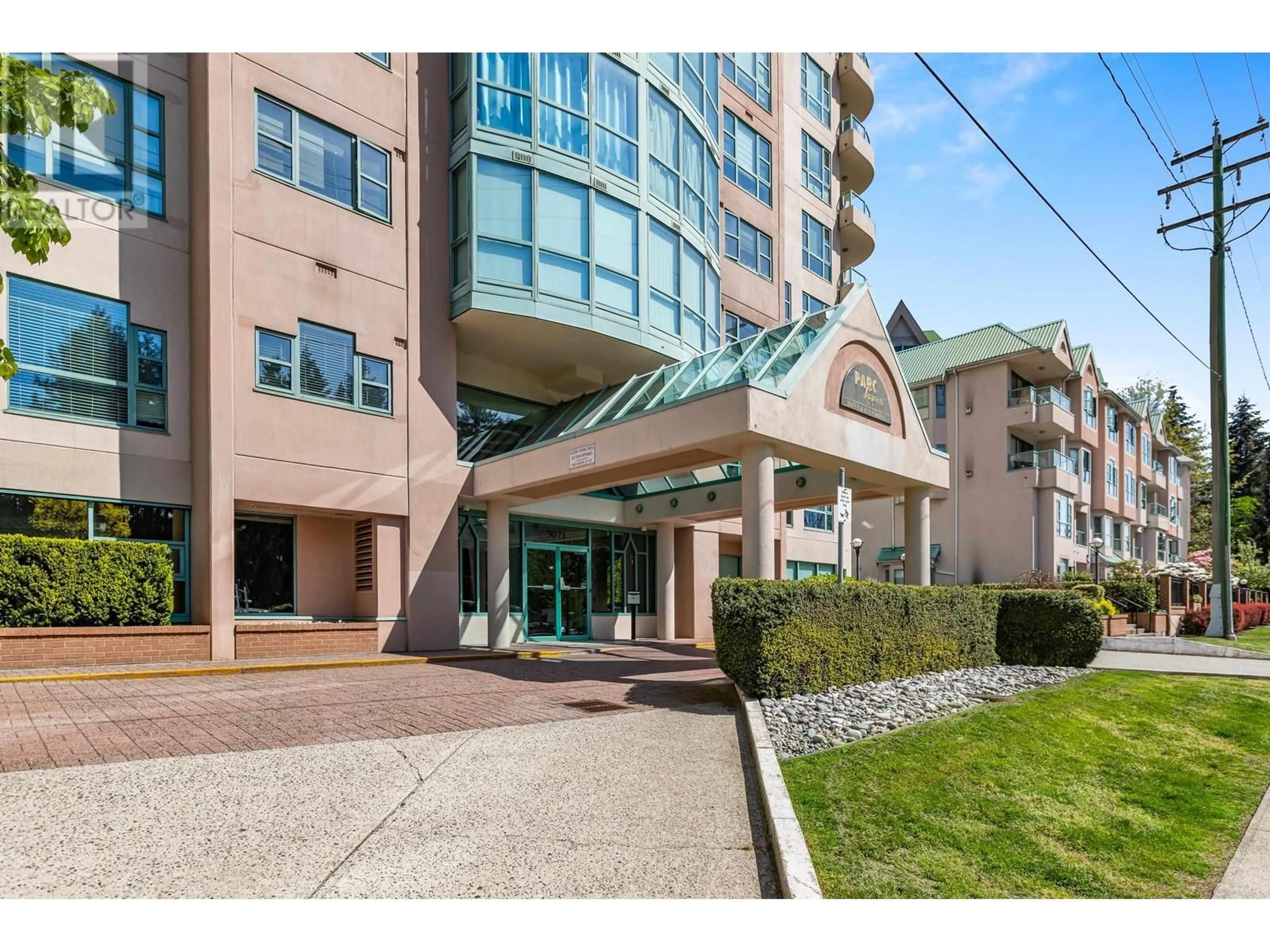 Indoor foyer for 601 - 3071 GLEN DRIVE, Coquitlam British Columbia V3B7R1