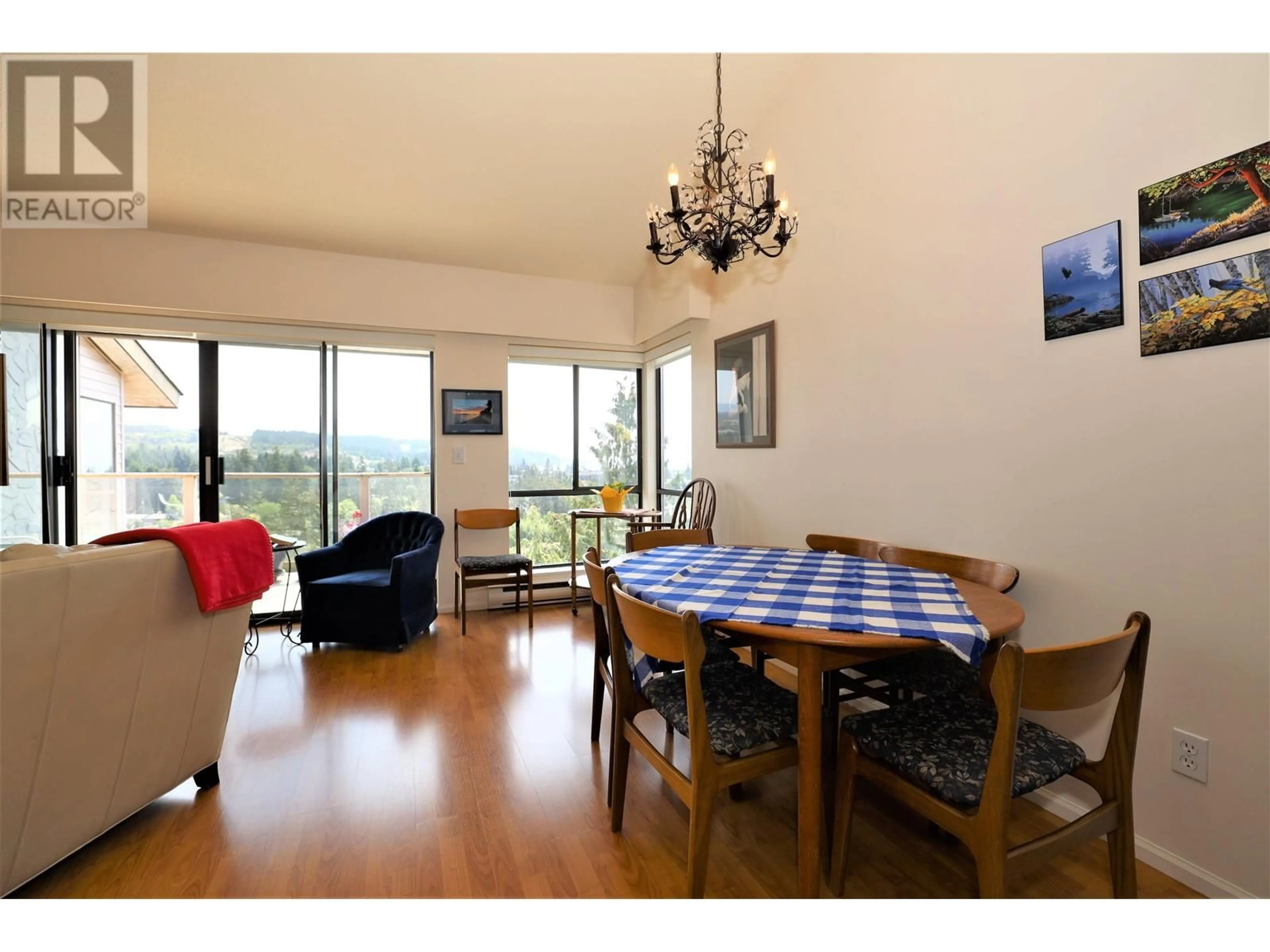 Dining room, wood/laminate floor for 7 - 5746 MARINE WAY, Sechelt British Columbia V7Z0L8