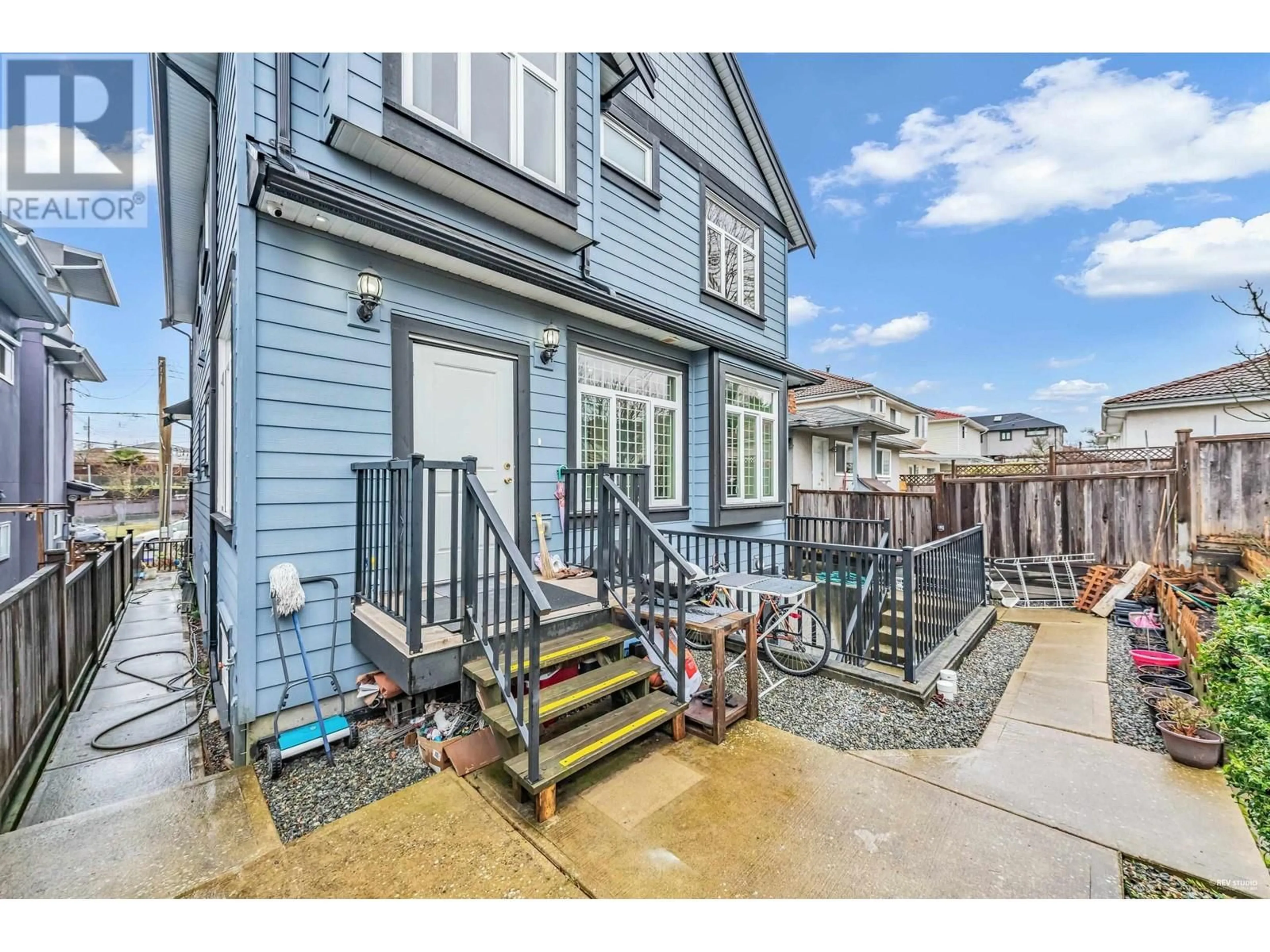 Patio, street for 4670 CLARENDON STREET, Vancouver British Columbia V5R3J1